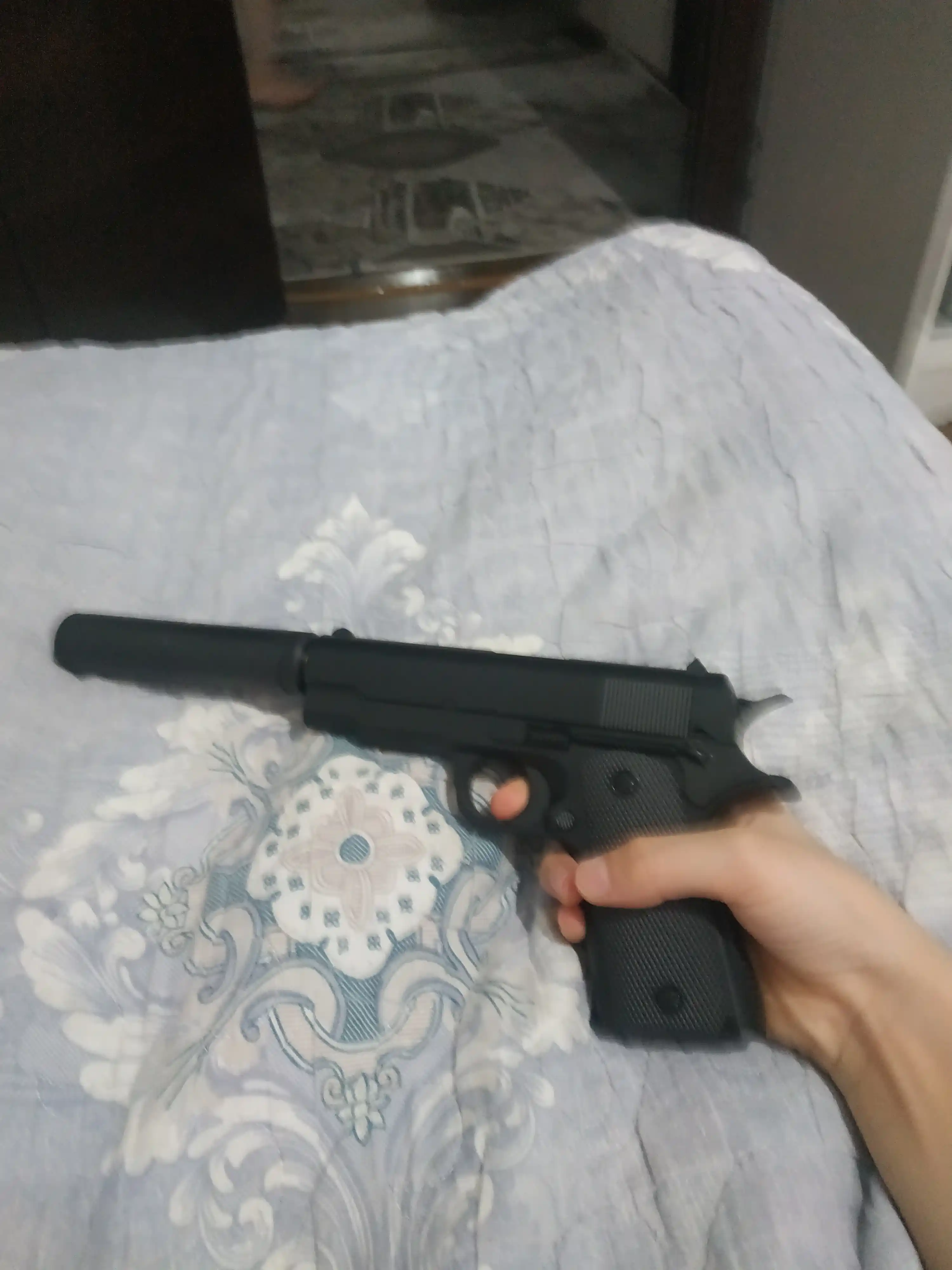 Игрушечный пистолет Airsoft Gun — Металлический корпус, с глушителем и пульками