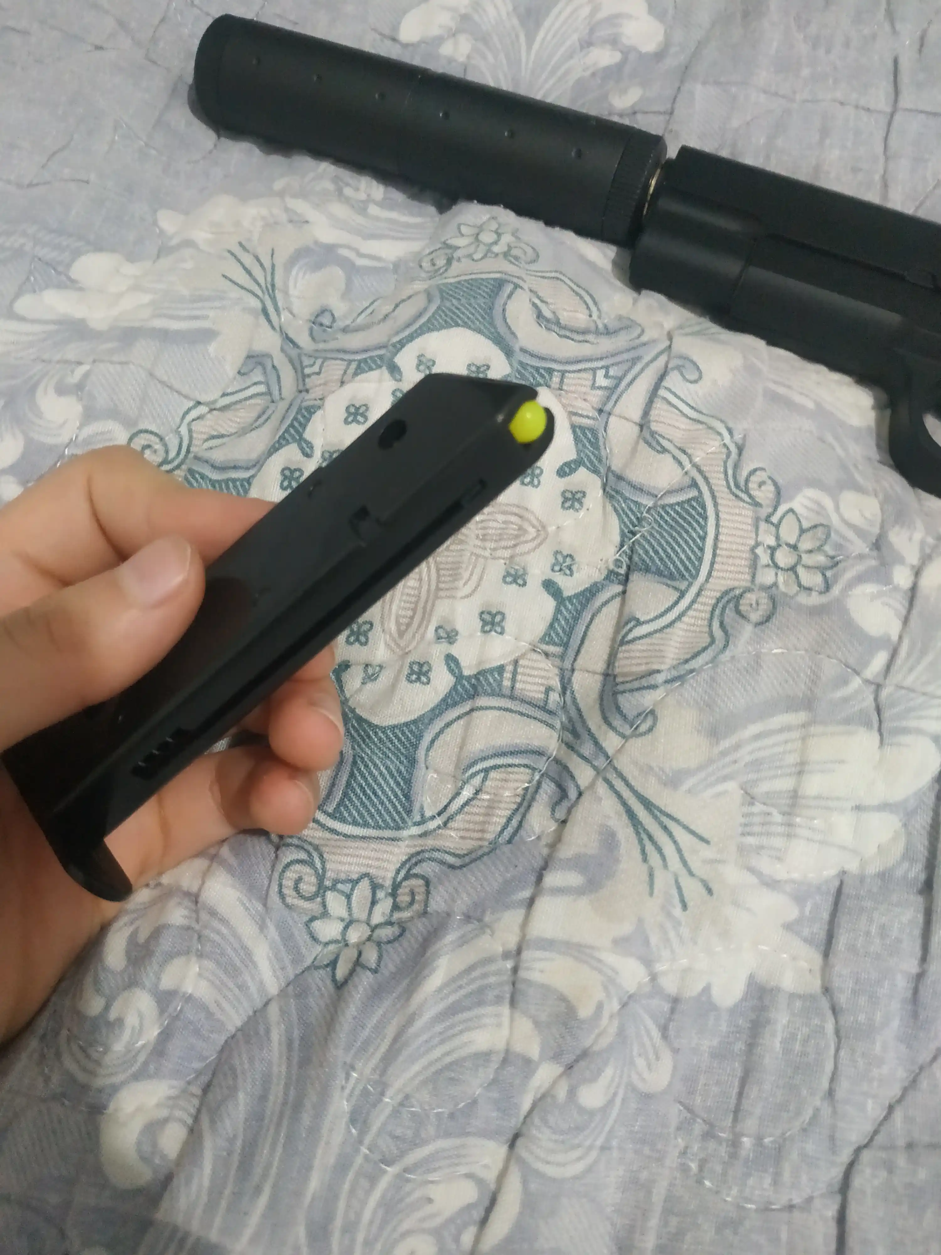 Игрушечный пистолет Airsoft Gun — Металлический корпус, с глушителем и пульками
