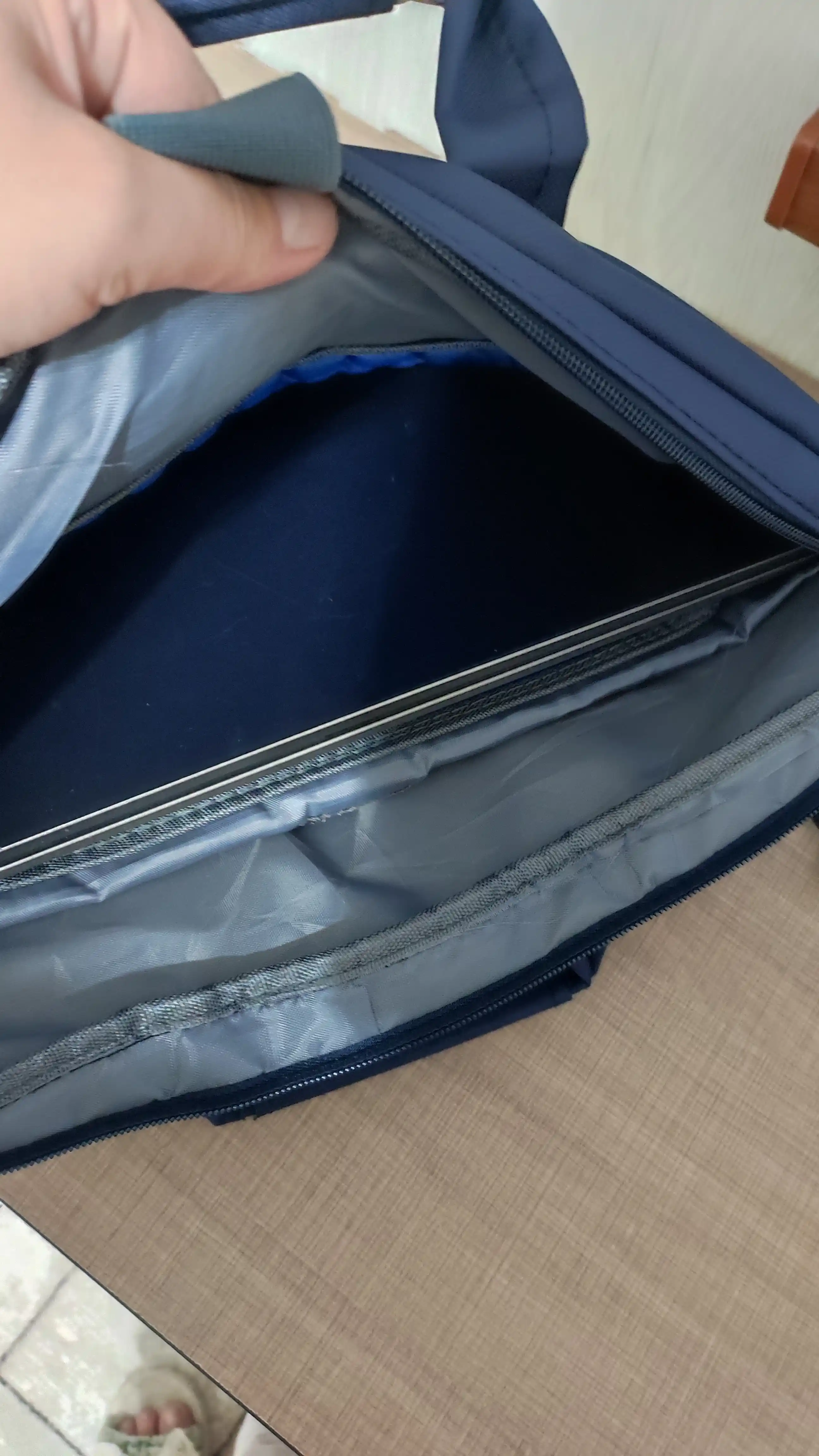 Сумка для ноутбука с усиленной защитой 15.6"