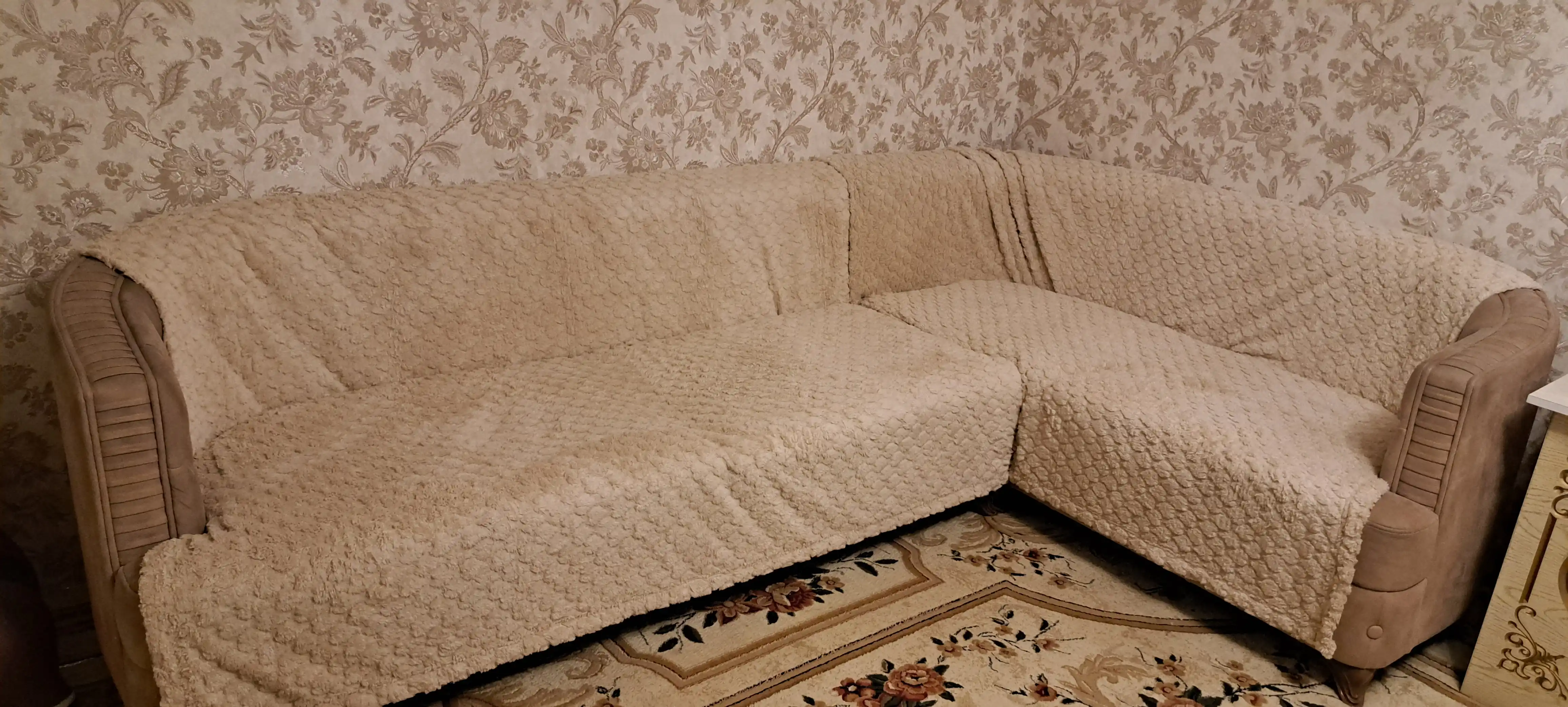 Bej Rangli Bir Qatlamli pled 200×220 sm — Uy uchun Yumshoq va Nafis Qulaylik