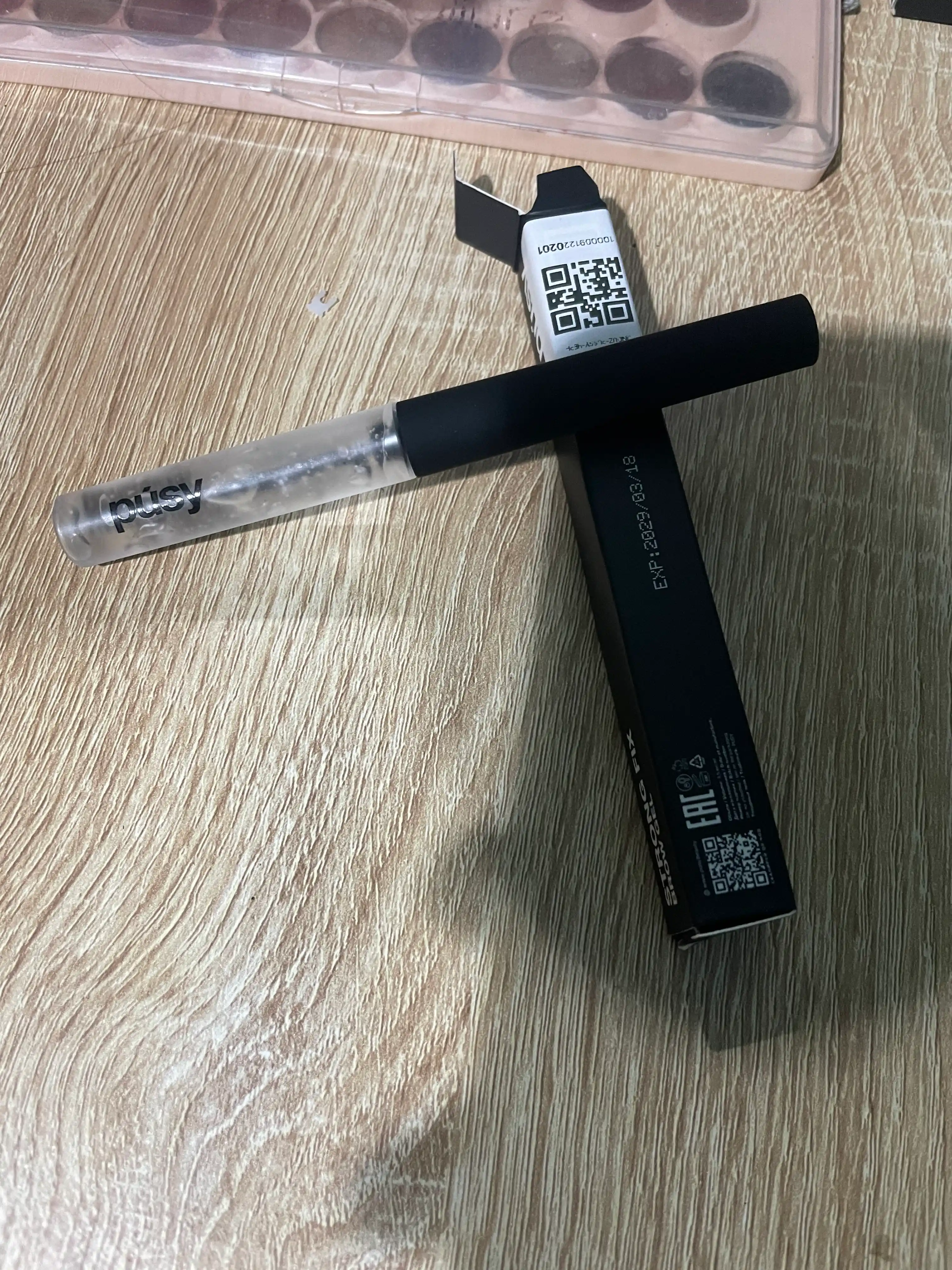Pusy qoshlarni shakllantirish uchun gel, fiksator, rangsiz, 24 soat davom etadi  5 ml