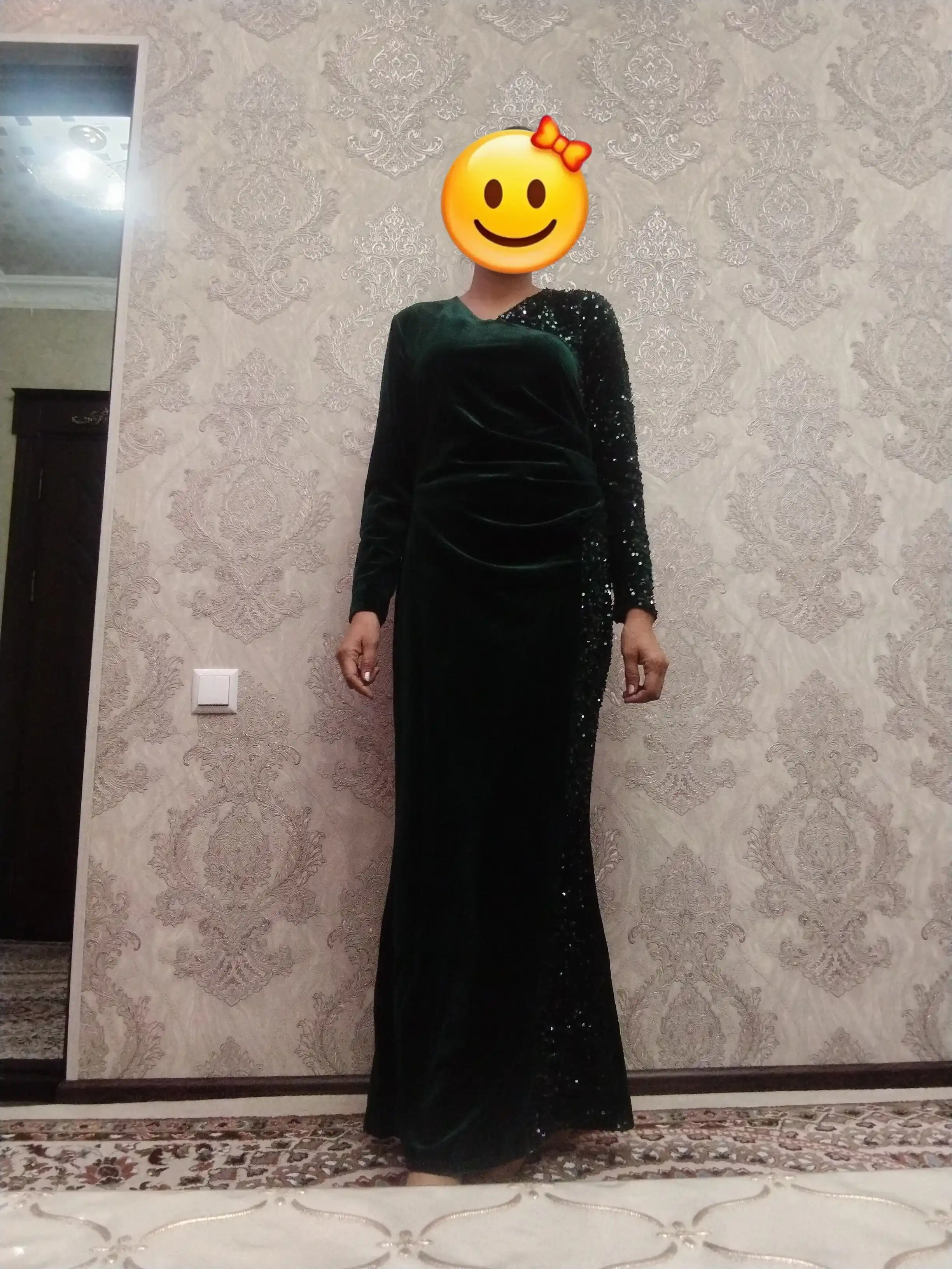 Ayollar uchun hashamatli kechki ko‘ylak, yumshoq matodan, nafis matoli, mayin bambuk