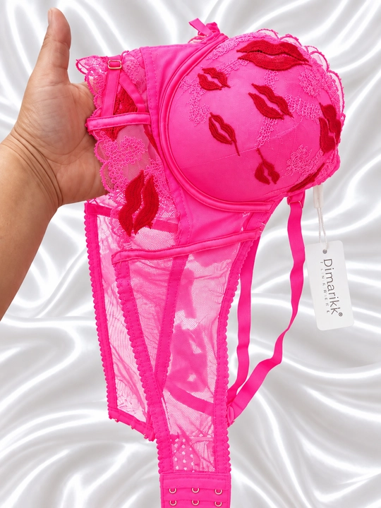Ayollar ichki kiyimi, byustgalter va trusiklar to‘plami, ichki kiyimlar to‘plami