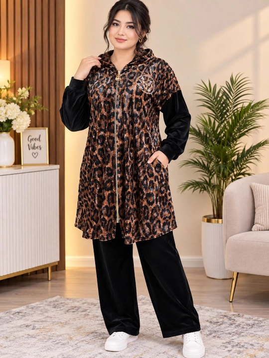 Женский oversize халат с капюшоном - 