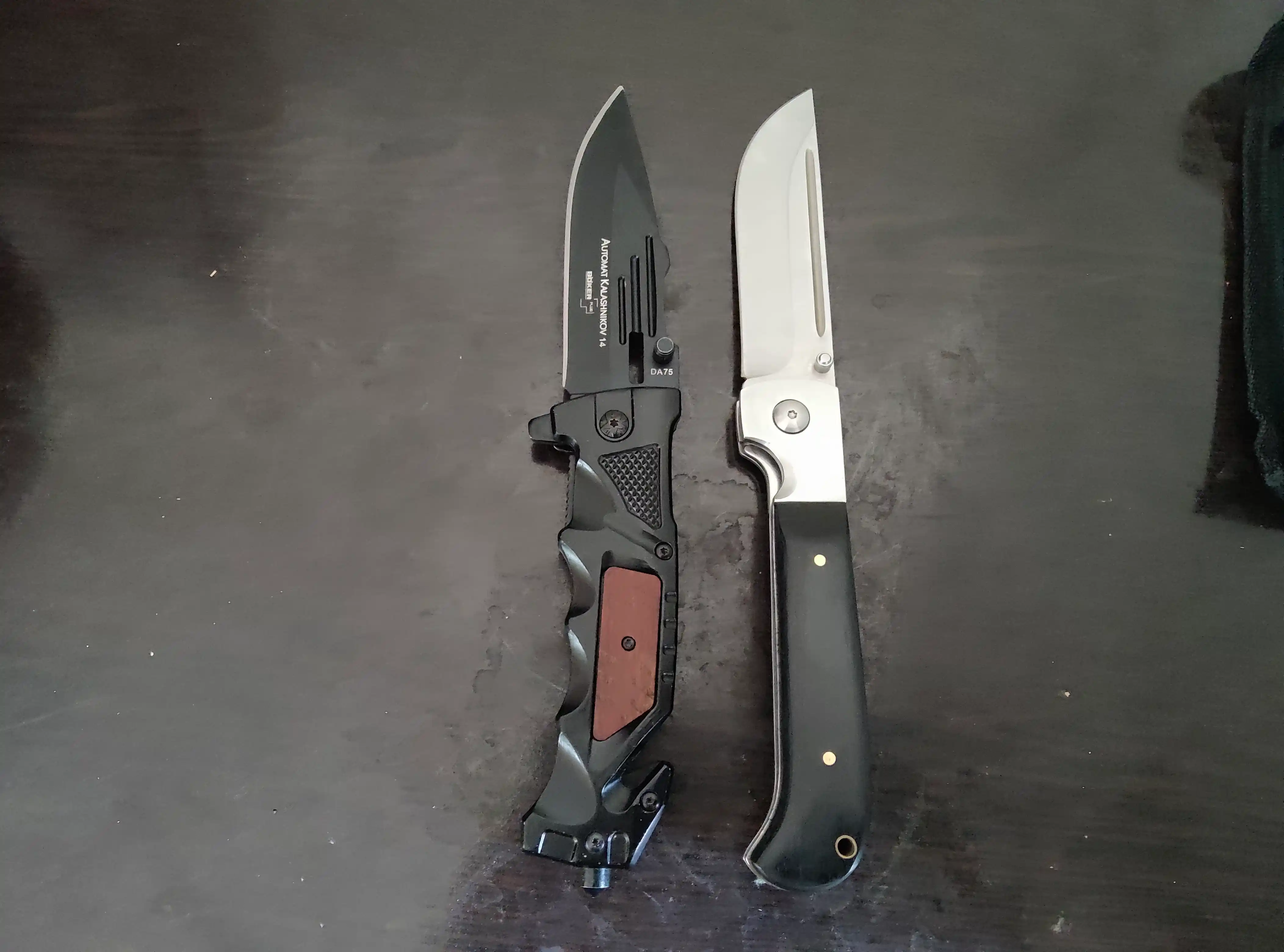 Buklanadigan universal pichoq, zanglamaydigan po'lat, ixcham, pichoq-spinner sayyohlik
