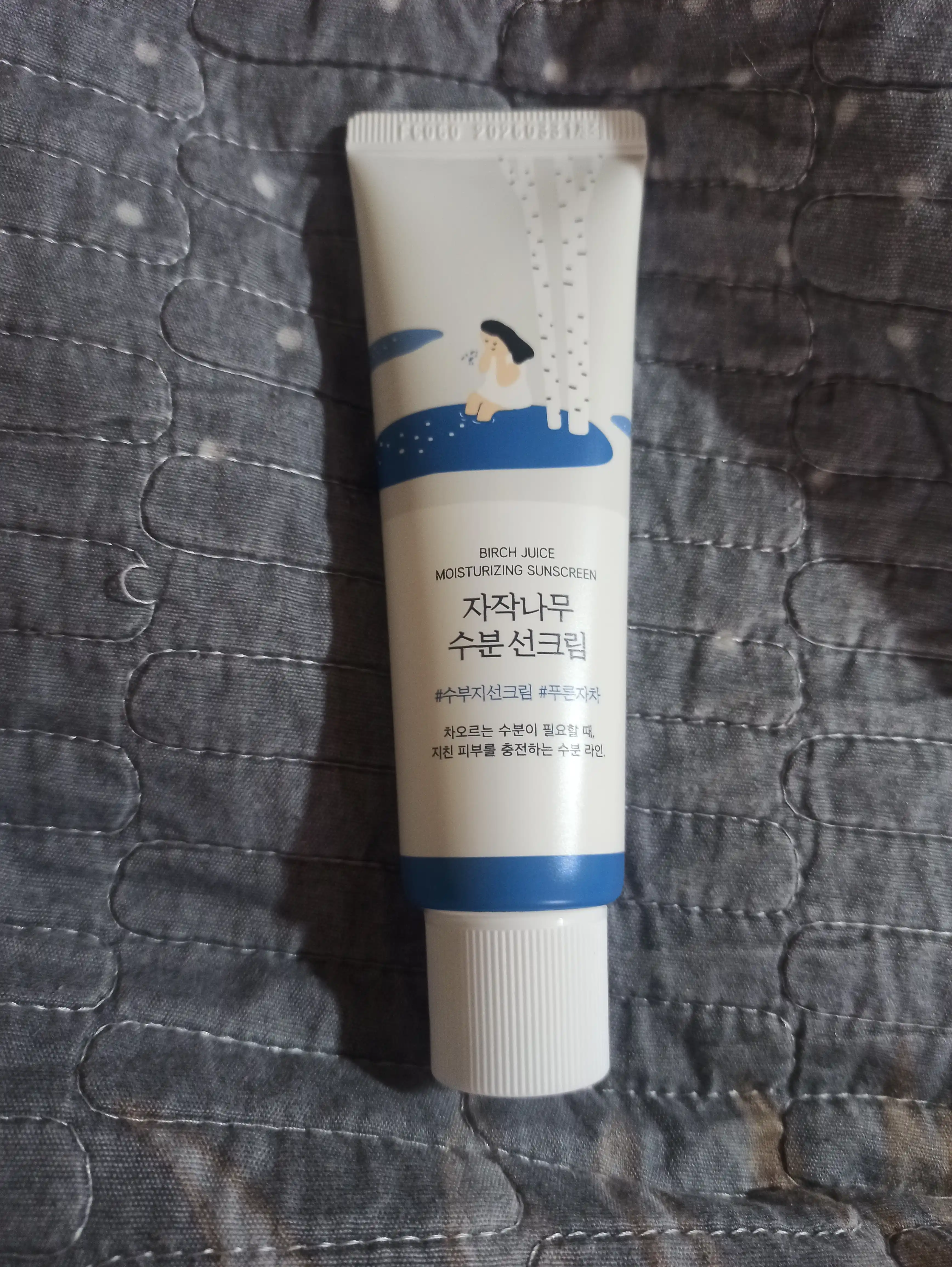 Солнцезащитный крем и увлажняющий крем Round Lab Moisturizing Sunscreen SPF50+ PA++, 50 мл