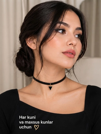 Nafis choker-marjon, metall elementlarga ega zamonaviy dizayn