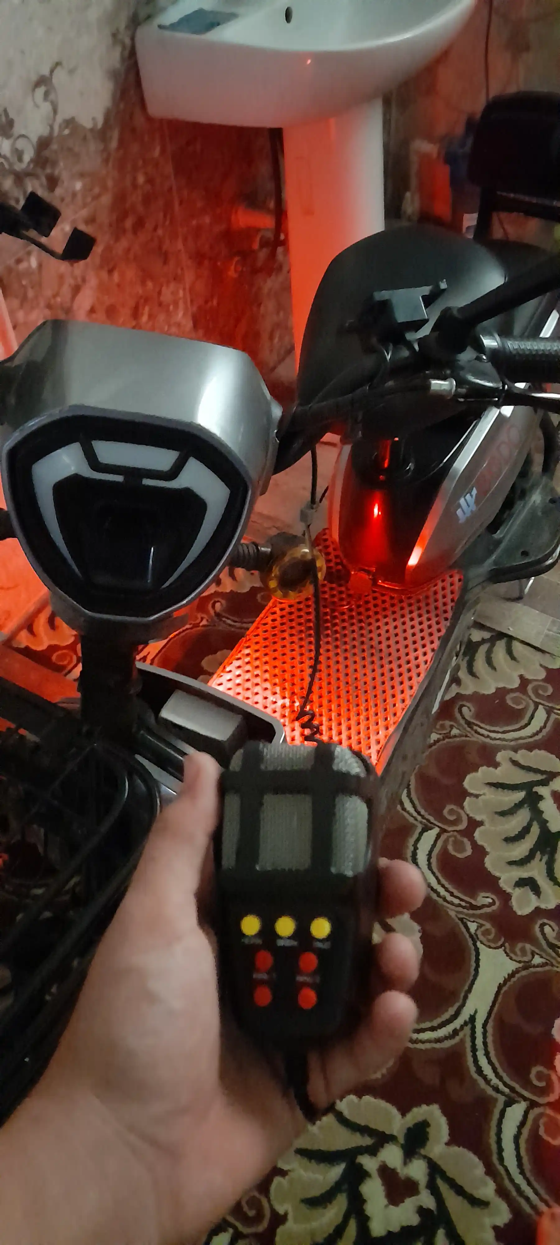Sirena, karnay va mikrofon bilan SGU, 7 xil signal, 12V, 100W, 150 Db