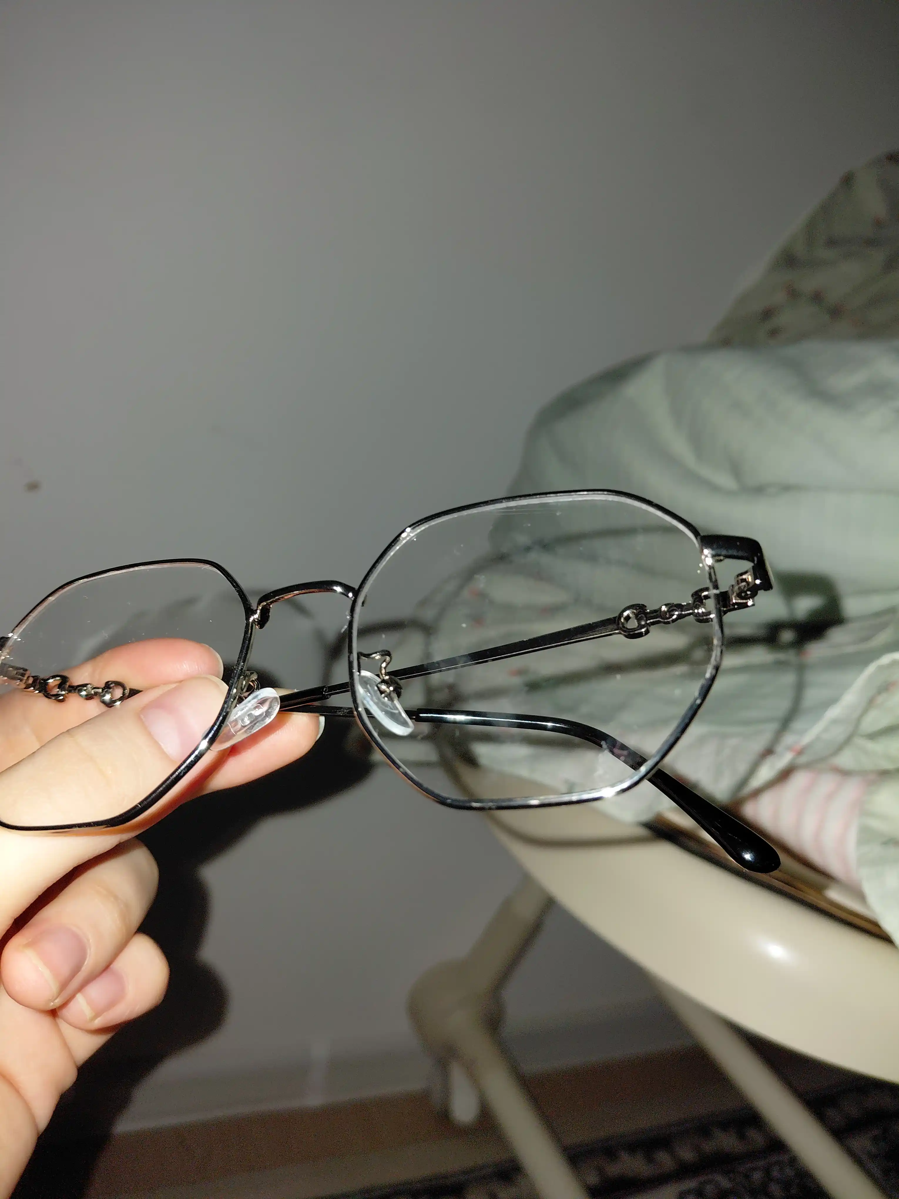 Anti blue light ayollar ko‘zoynagi — kompyuter va telefon uchun himoya ko‘zoynak