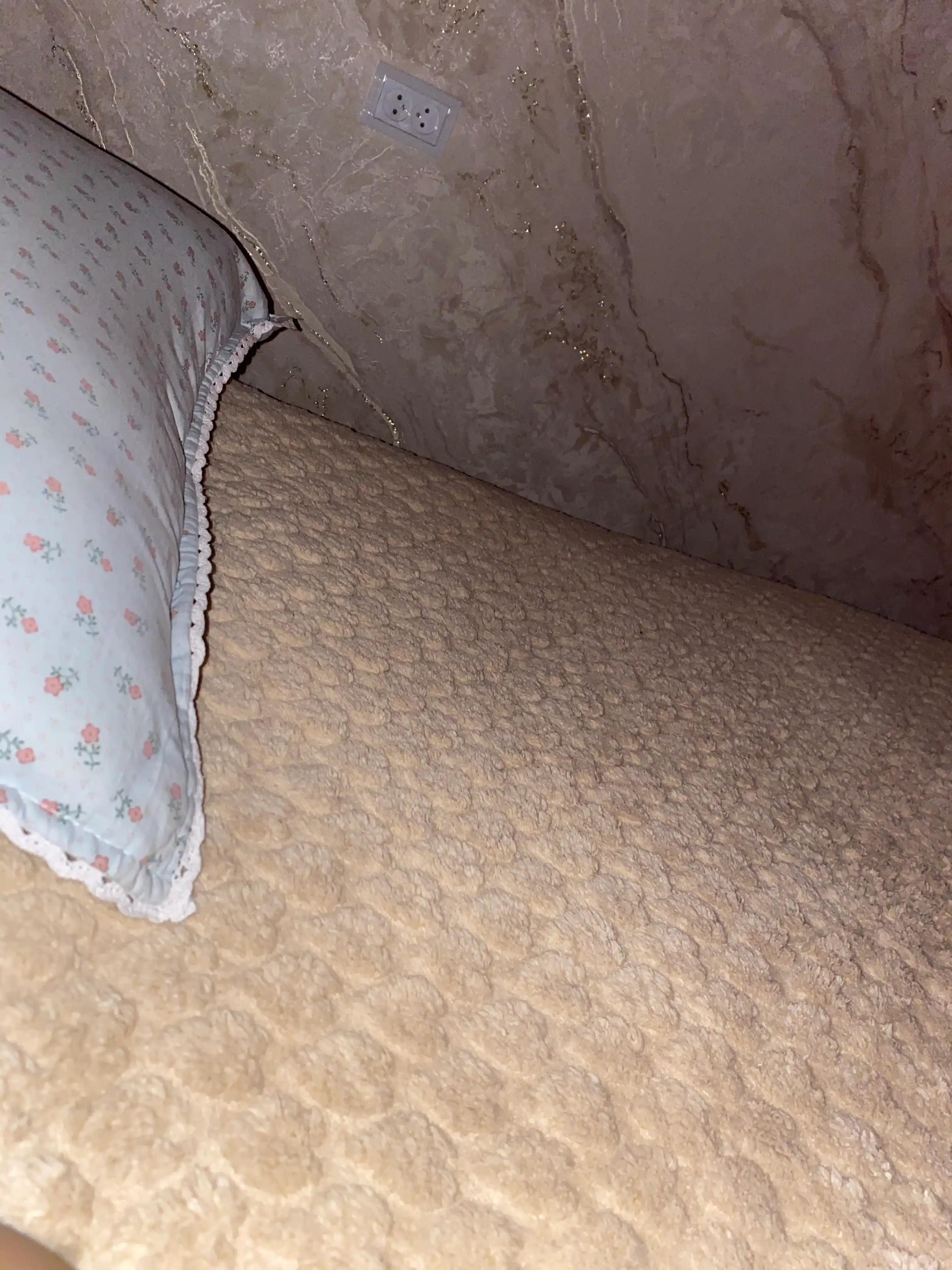 Bej Rangli Bir Qatlamli pled 200×220 sm — Uy uchun Yumshoq va Nafis Qulaylik