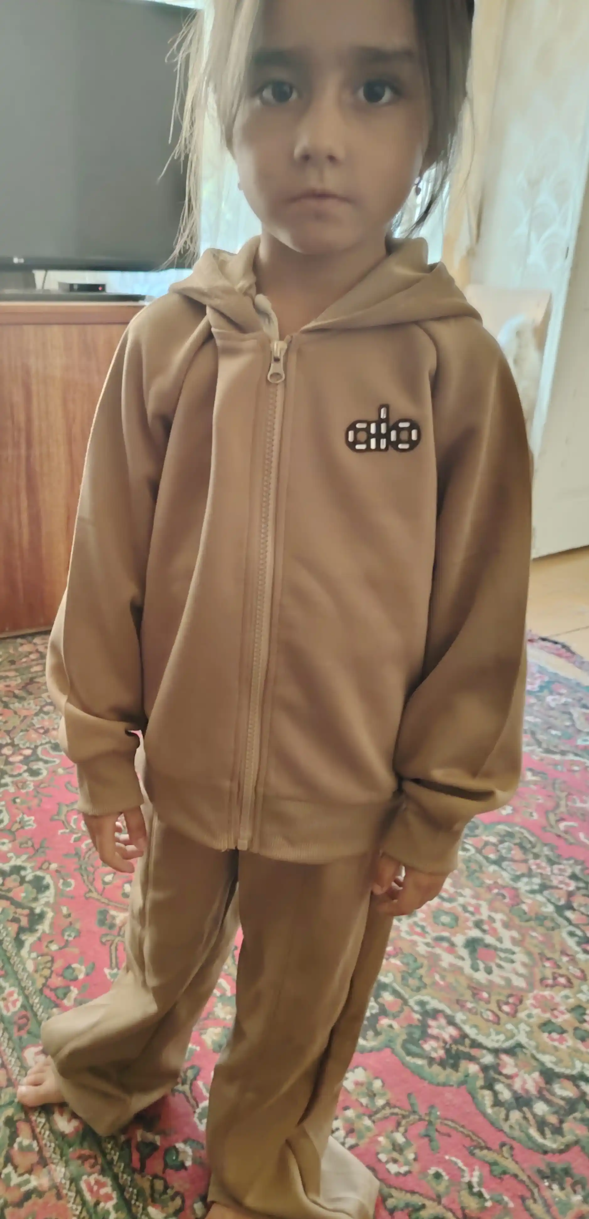 Qizlar uchun issiq dvoyka 4–7 yosh pushti polyester kostyum