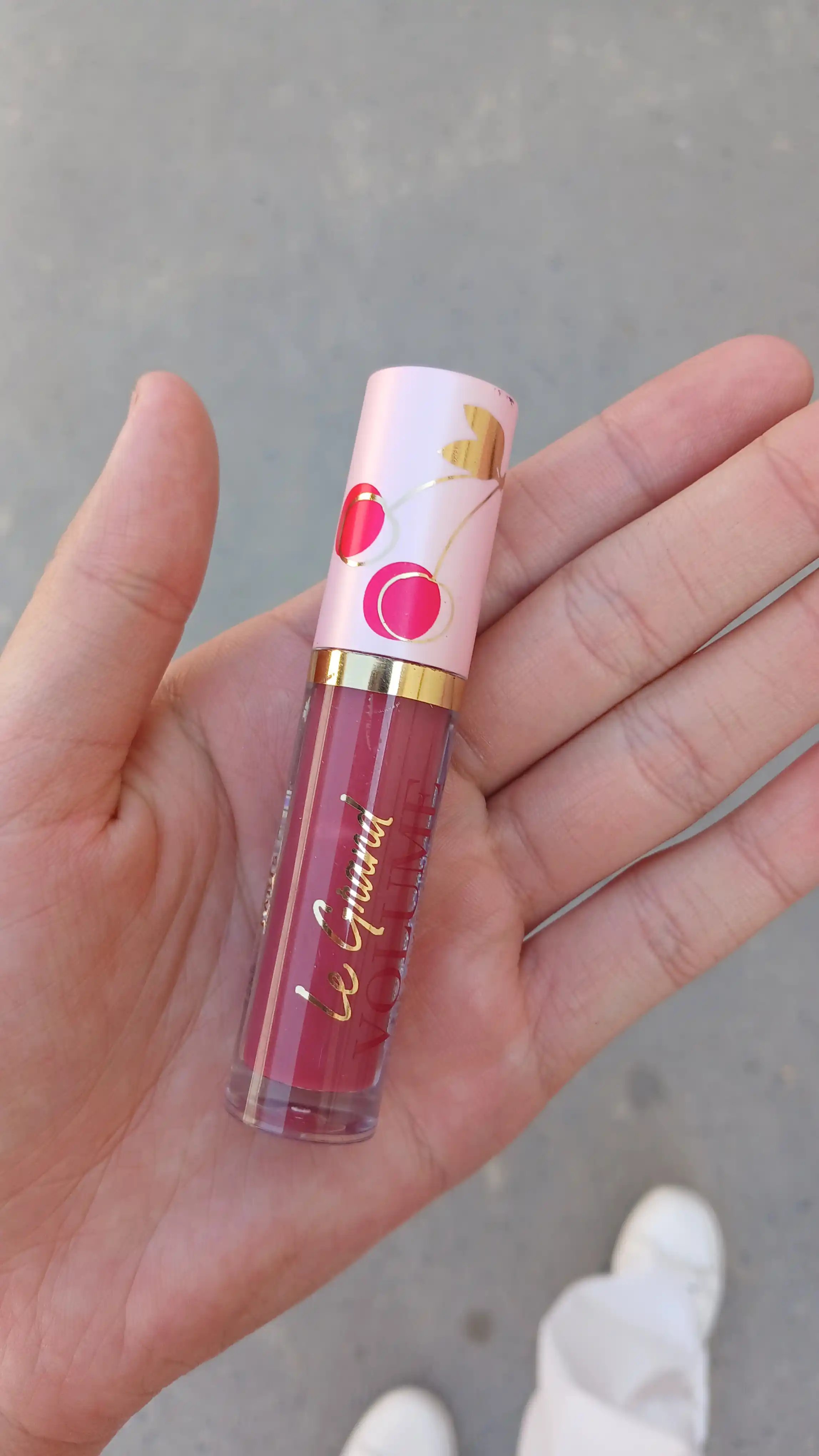 Labga blesk volume effekt bilan, yorqin nude blesklar