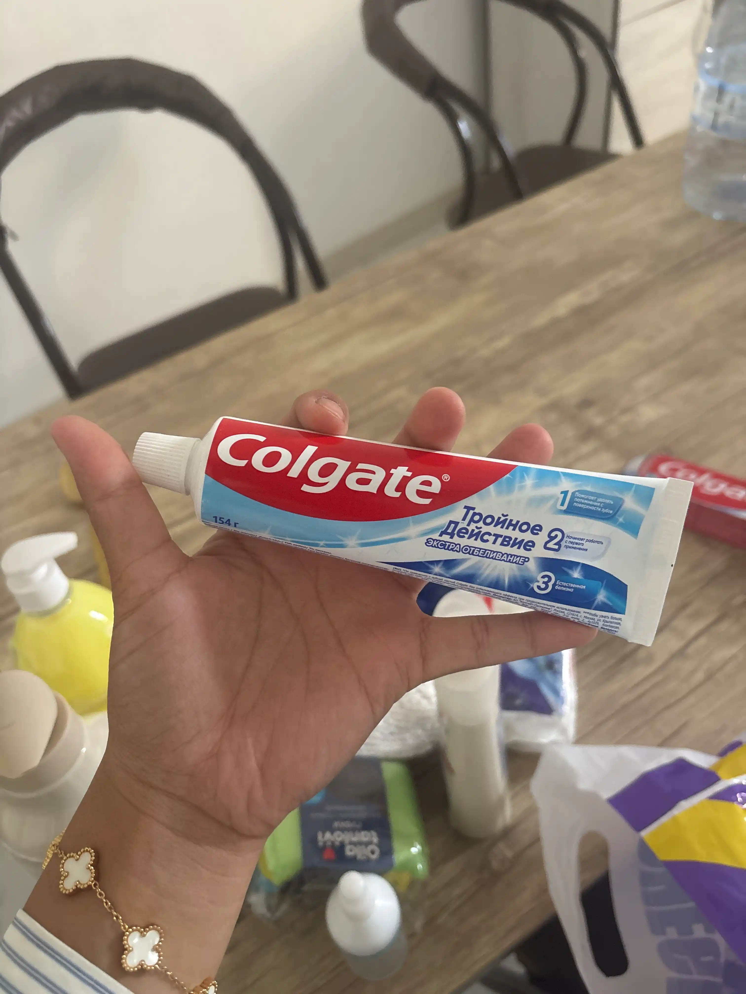 Зубная паста Colgate Экстра отбеливание для восстановления естественной белизны зубов, 100 мл