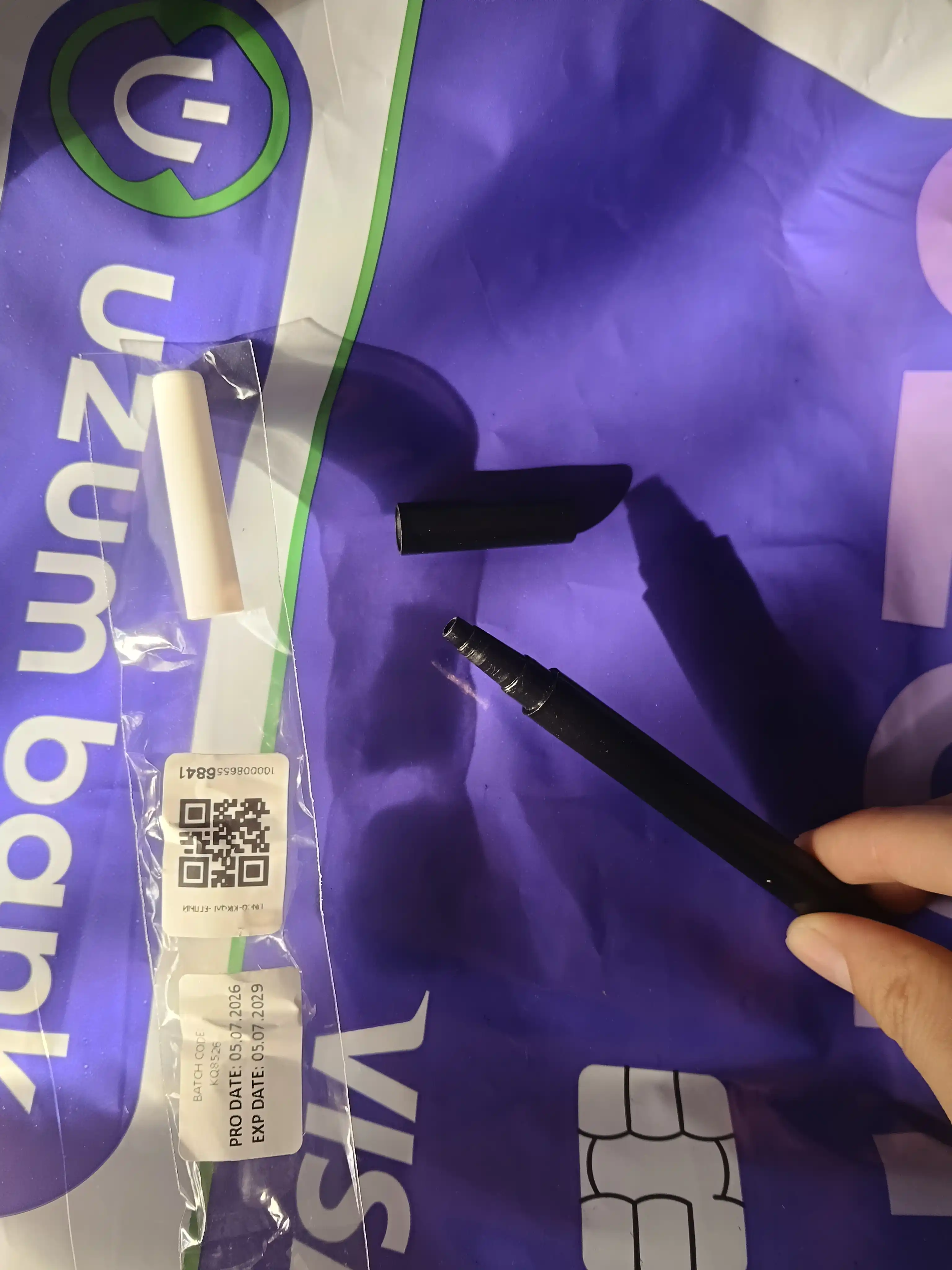 Подводка для глаз KIKO Milano Winged Eyeliner матовая черная, водостойкая