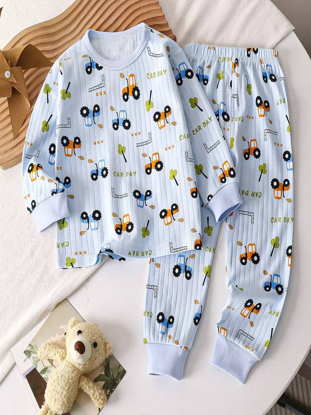 Qizaloqlar va o'gil bolalar uchun 2 qismli pijama to‘plami - 