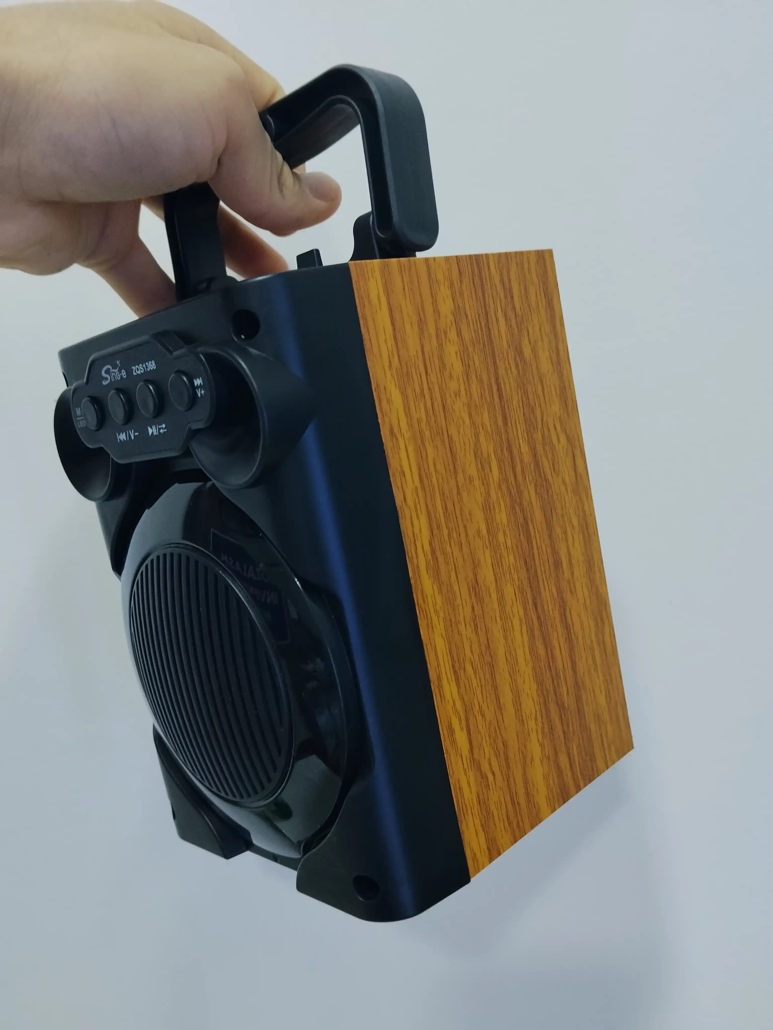 Simsiz katta karnay, karaoke musiqasi, mikrofon, pult va RGB yoritgich