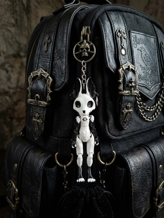 Harakatlanuvchi brelok, mashinaga osiladigan skelet, mumiya, astronavt, mushuk skeleti