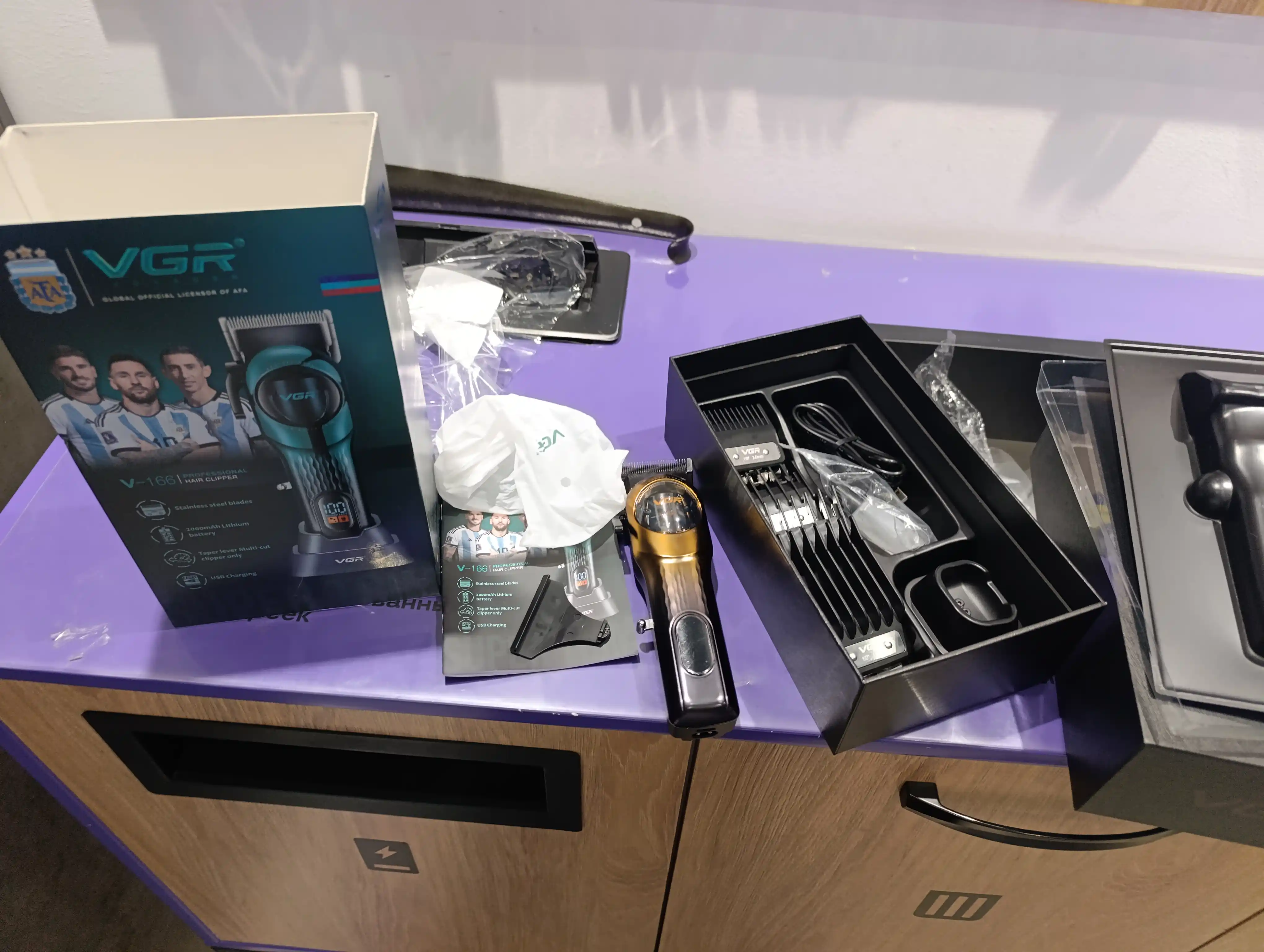 VGR V-166 Professional Hair Clipper - bu professional soch olish mashinasi