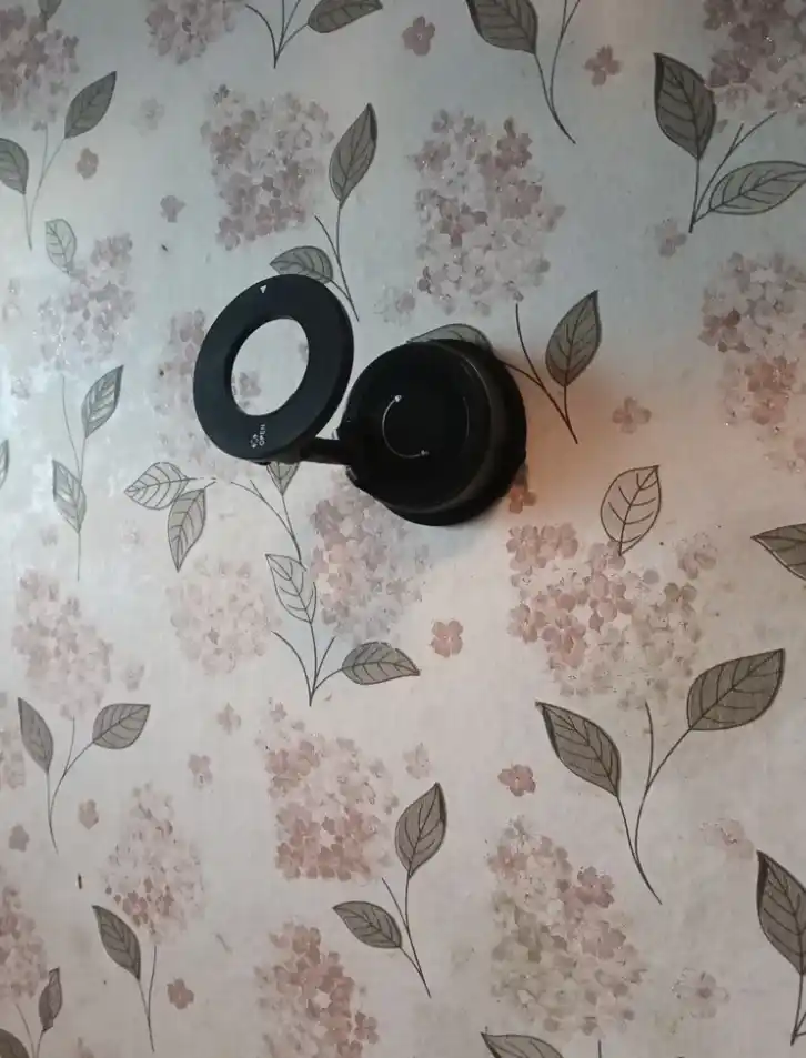Магнитный держатель  телефона для автомобиля , вакуумное крепление, черный