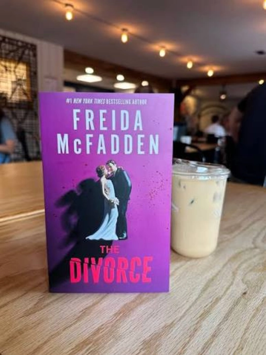 The Divorce. Freida McFadden (книга на английском языке)