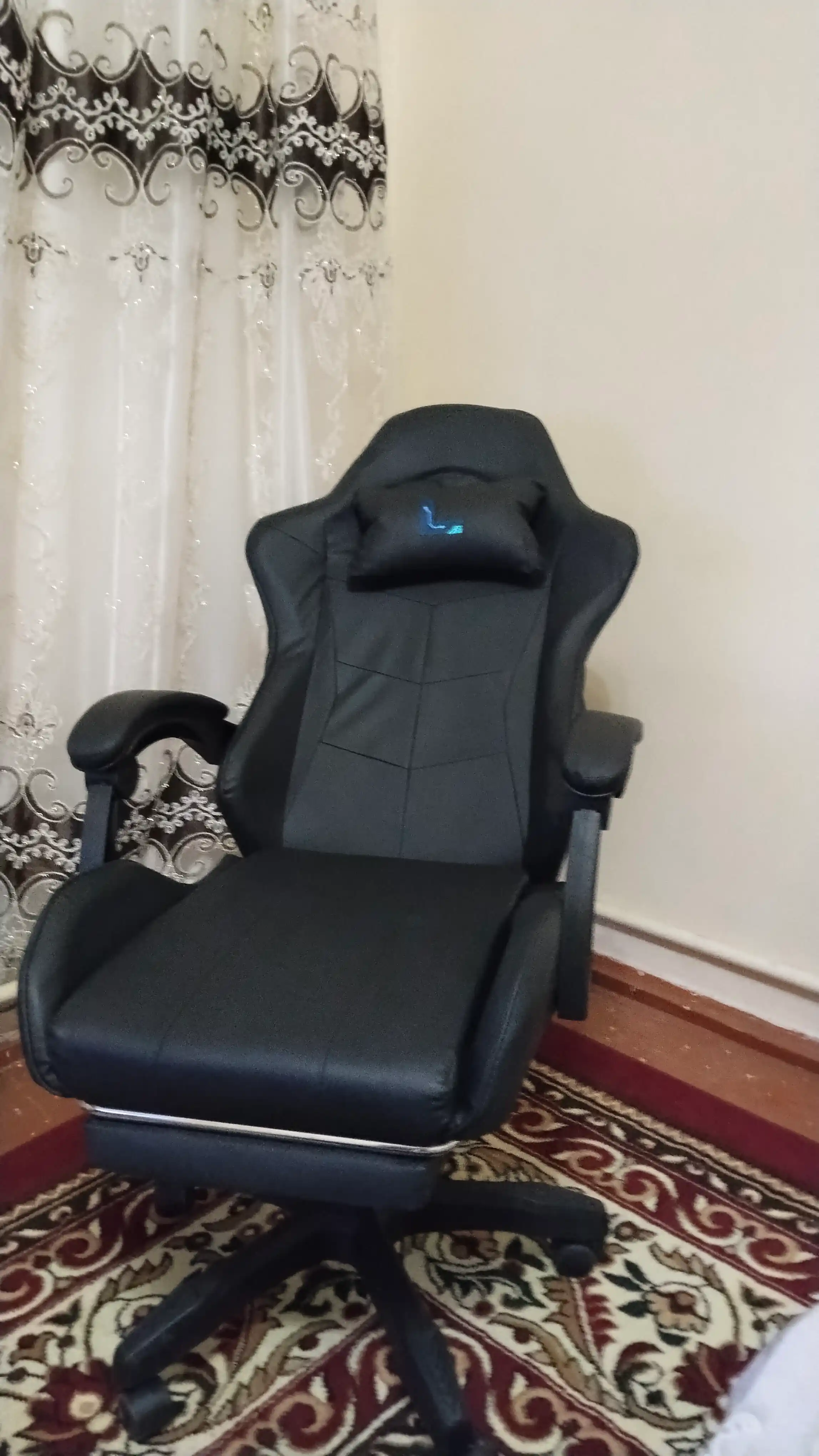 Gaming kreslo Lunix, kompyuter va ofis uchun, oyoq qo'ygichli o'rindiq