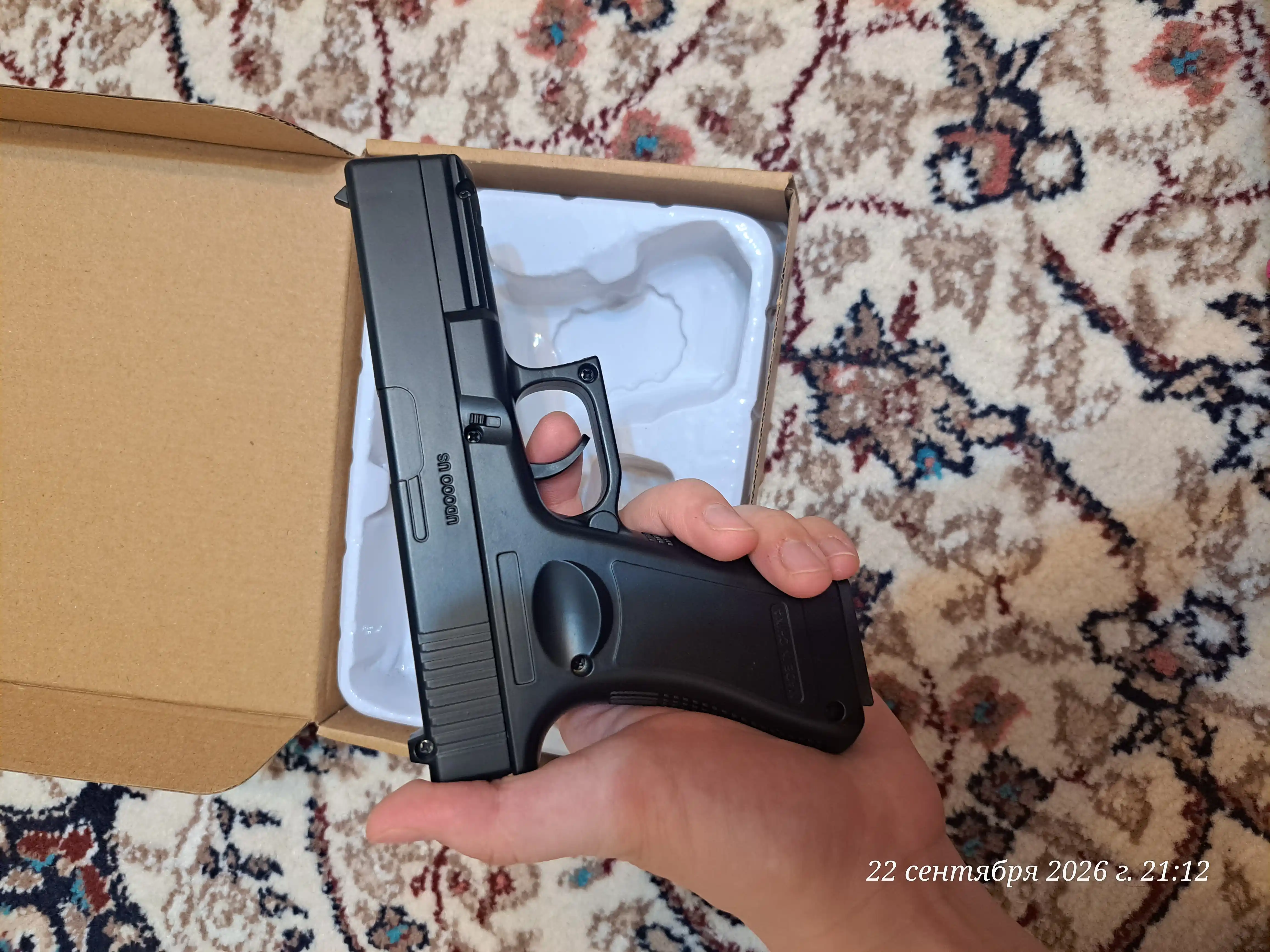 Metaldan yasalgan C7 Glock pistolet 6mm, o'q otar o'yinchoq qurol