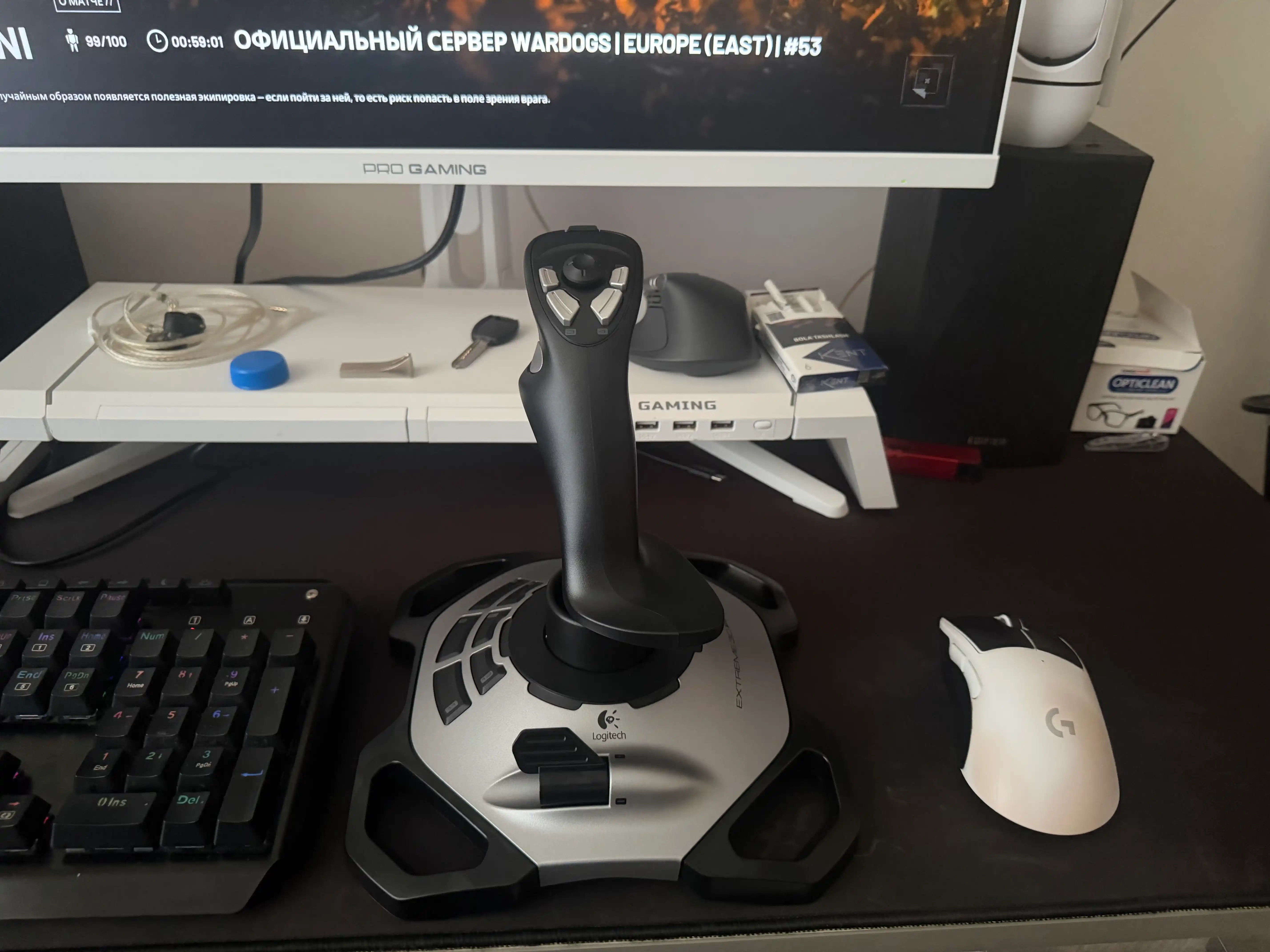 Logitech Extreme 3D Pro — штурвал, джойстик для авиасимуляторов с 12 кнопками