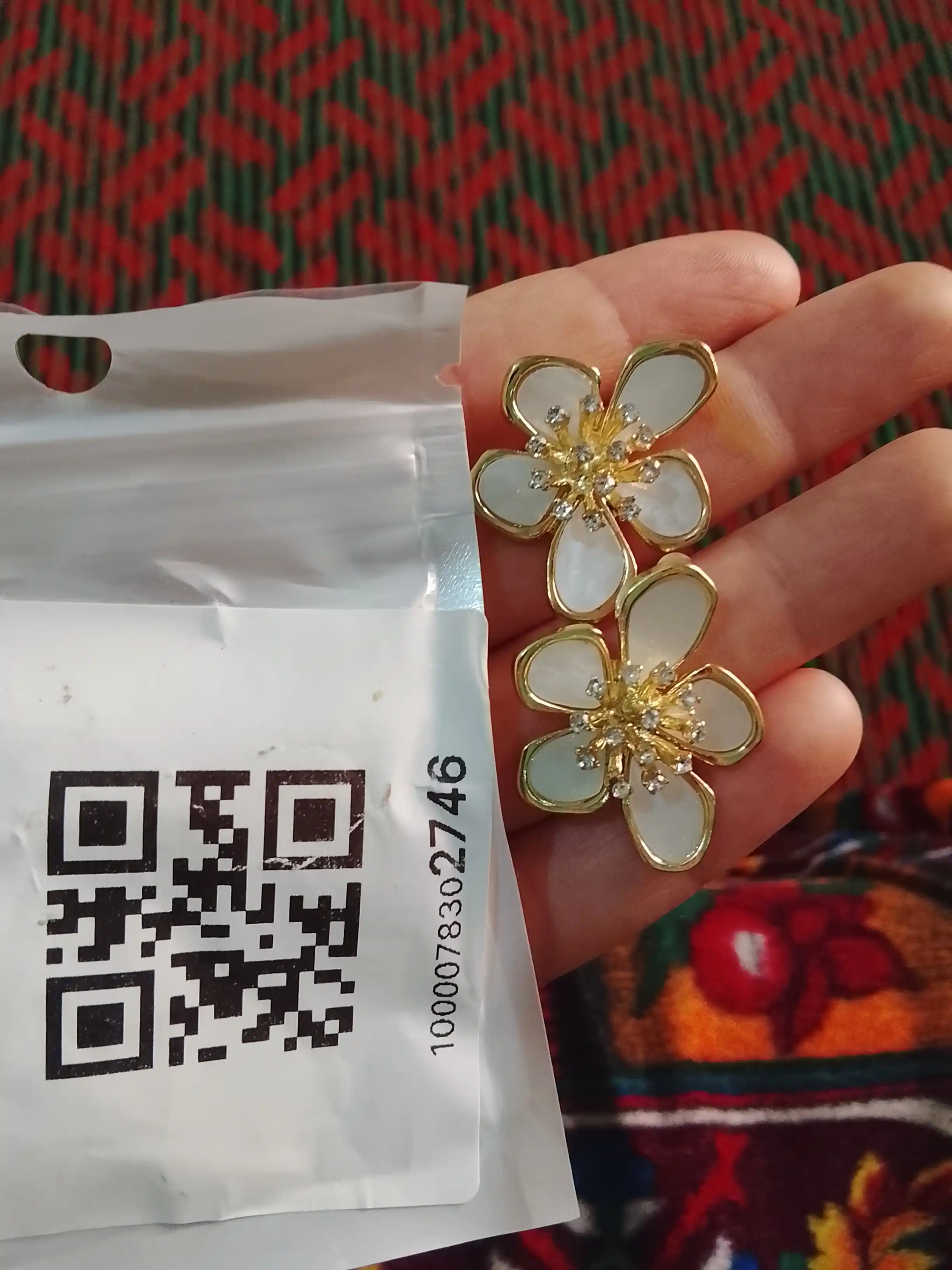 Женские серьги, бижутерия