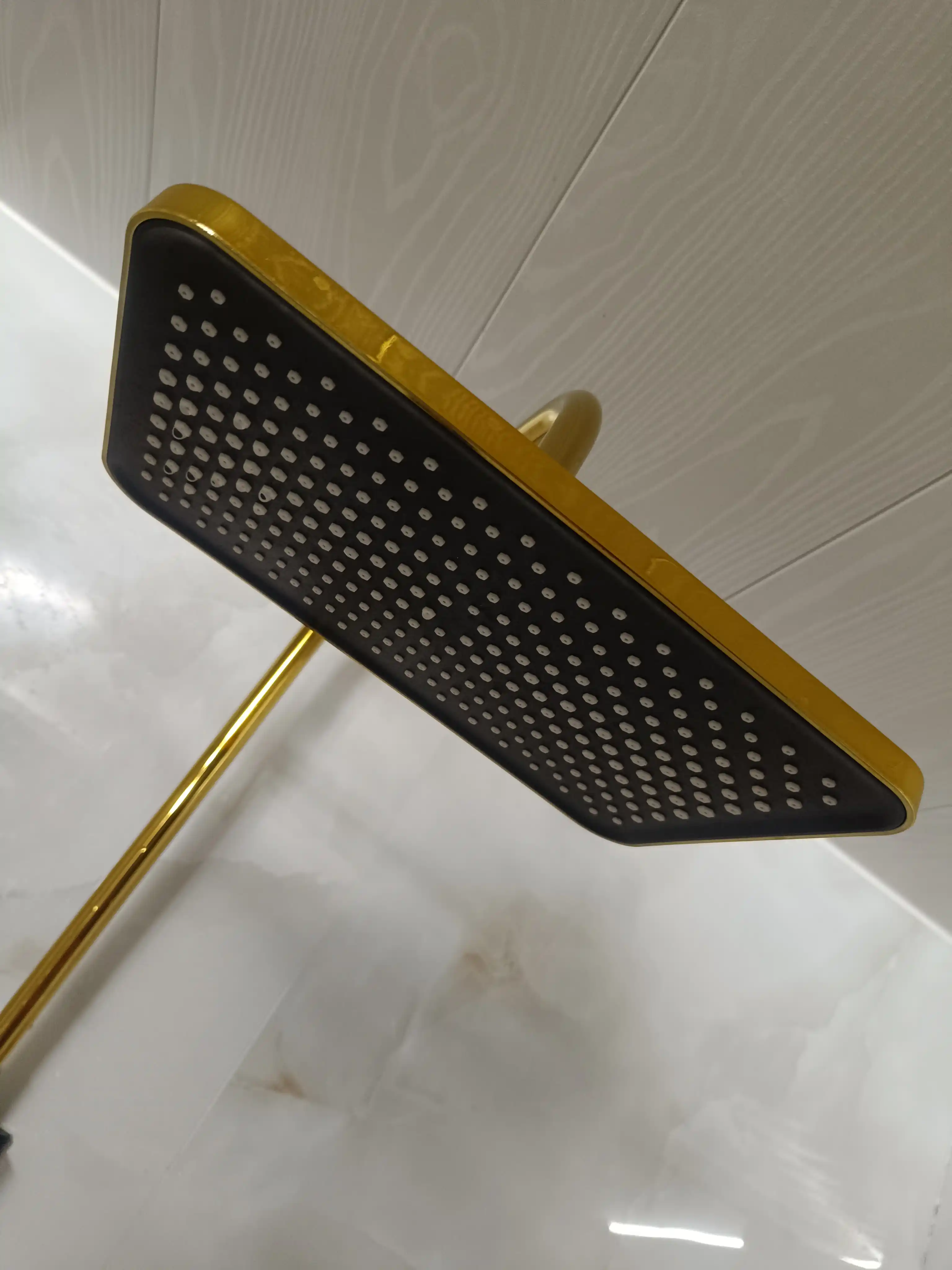 Dush to‘plami 4-in-1, yuqori va qo‘l dushi, tugmali boshqaruv, hammom uchun
