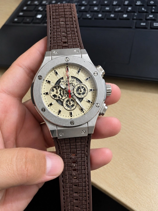 Мужские наручные часы Hublot, стильный фирменный дизайн, прочный резиновый ремешок.