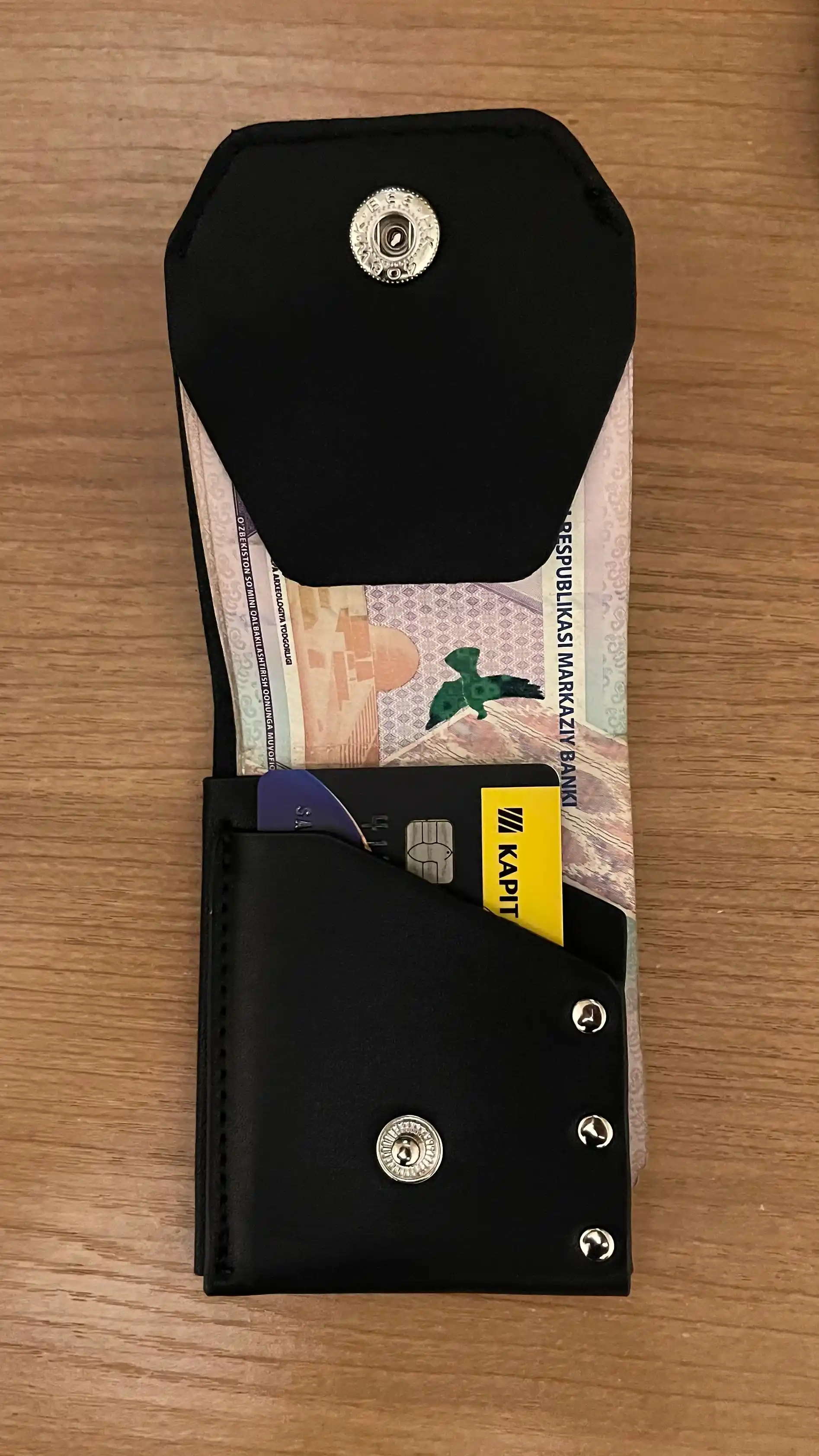 Erkaklar hamyoni, kartxolder, qisqichli, kartalar va pullar uchun eko-charm mini-hamyon