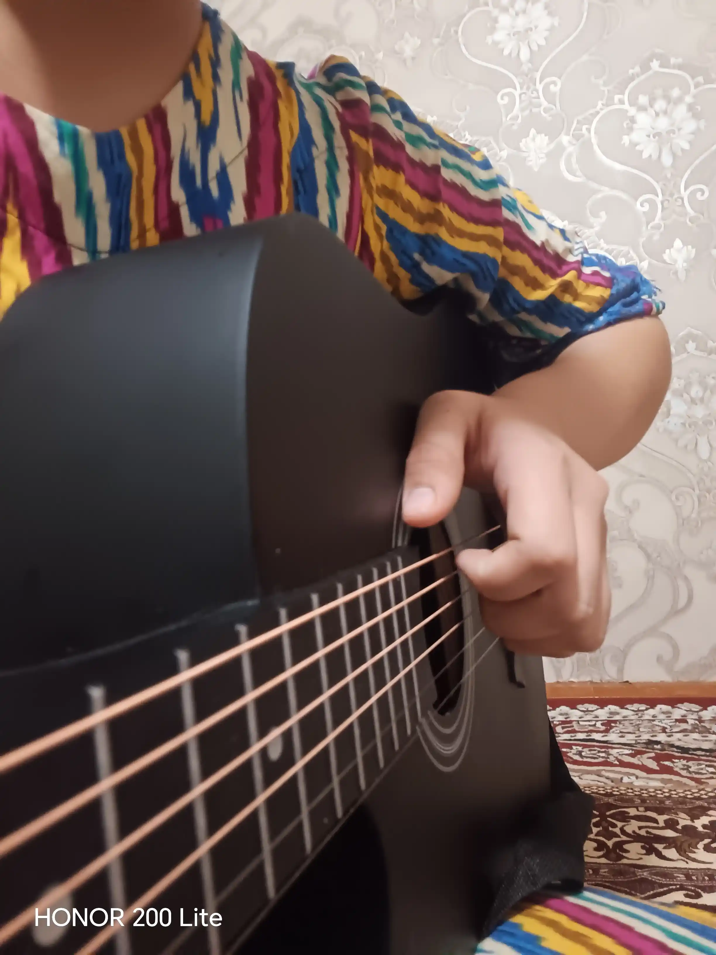 Akustik gitara, FIDGO to‘plamida 30 ta aksessuar