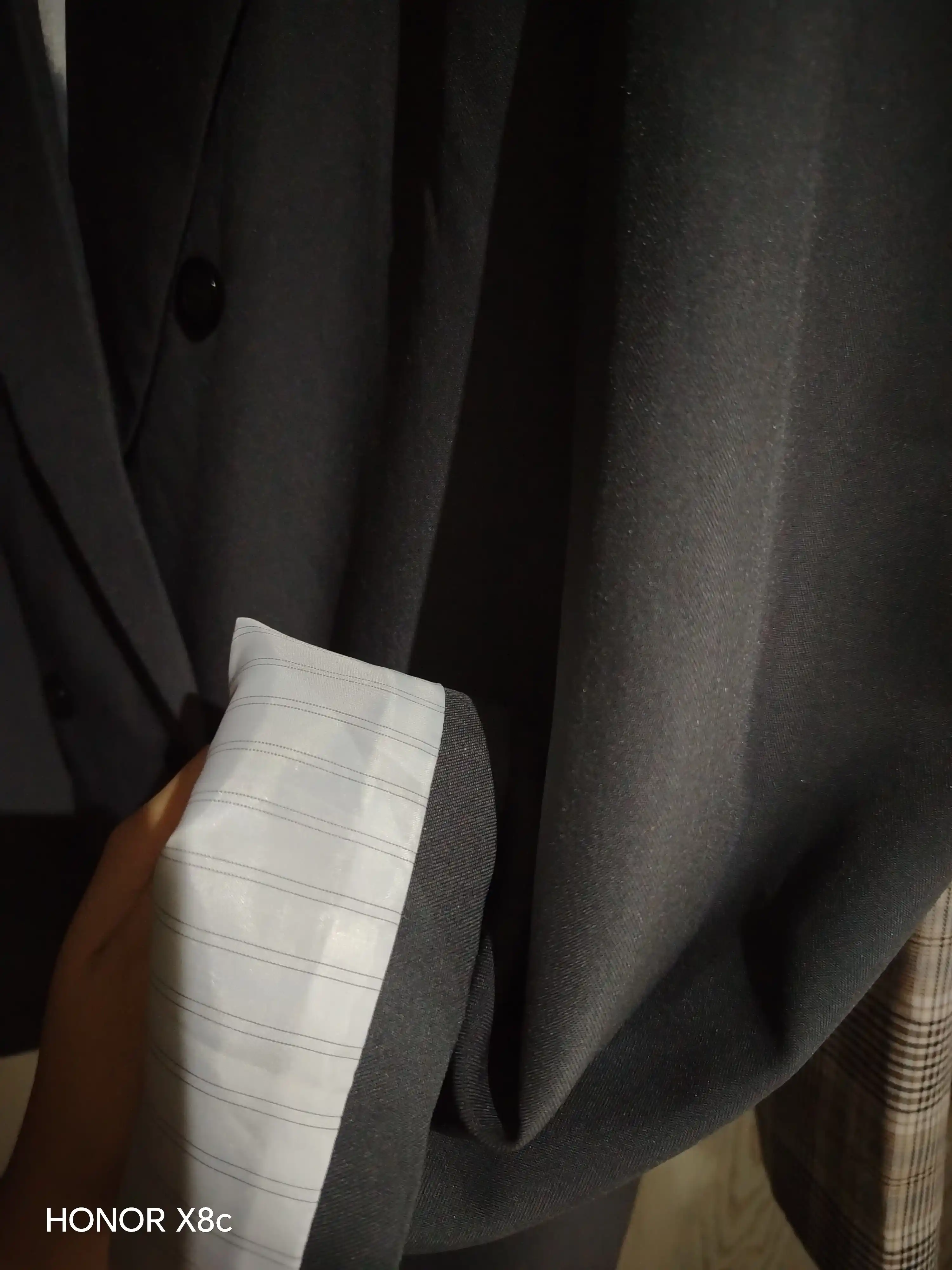 Женский пиджак oversize — не плотная, подходит для тёплых дней осени и весны