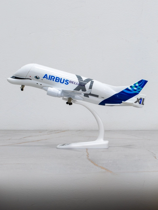 Модель грузового самолёта Airbus Beluga XL. 21 см, Металл, пластик Шасси. 14+