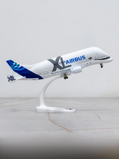 Модель грузового самолёта Airbus Beluga XL. 21 см, Металл, пластик Шасси. 14+