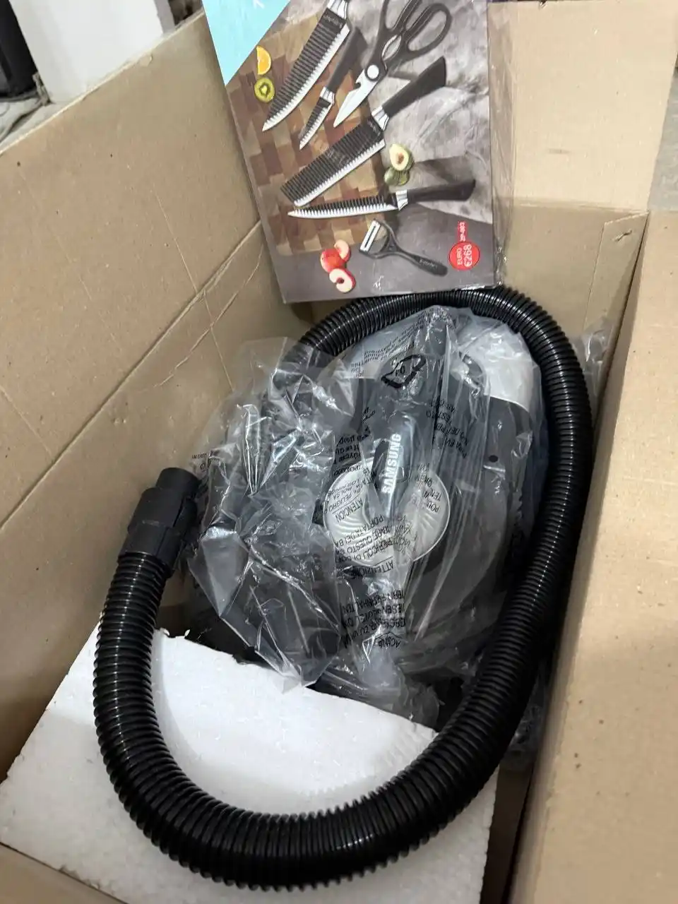 Пылесос Samsung мощный 4000W, инновационный циклонный, телескопической трубой, HEPA фильтр