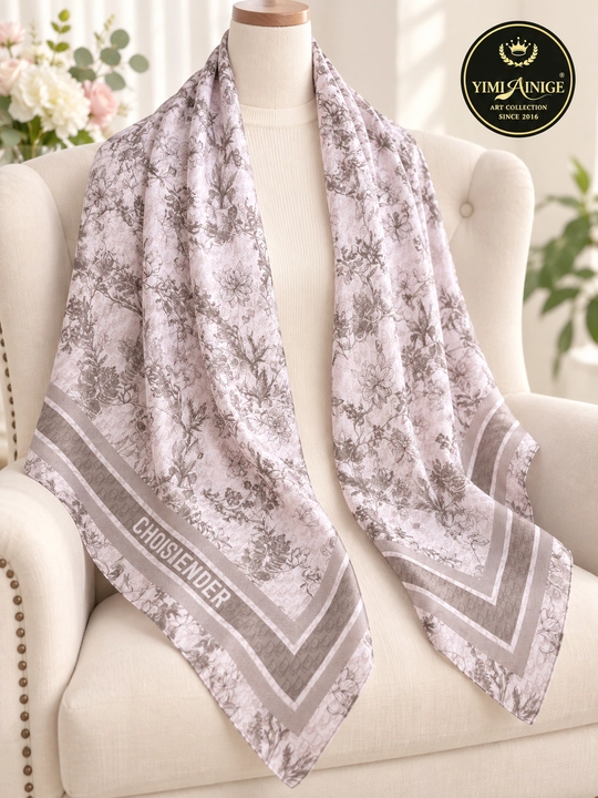 Turkiya XB ayollar ro‘moli 110x110 sm, boshga, oq-pushti, gulli
