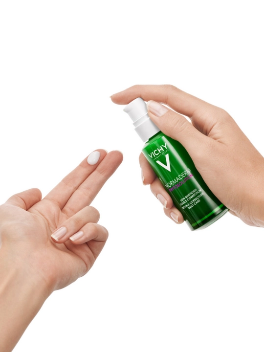 Tuzatuvchi parvarish VICHY, muammoli yog'li teri uchun yangilanish va yallig'lanishga qarshi ta'sir bilan 50 ml