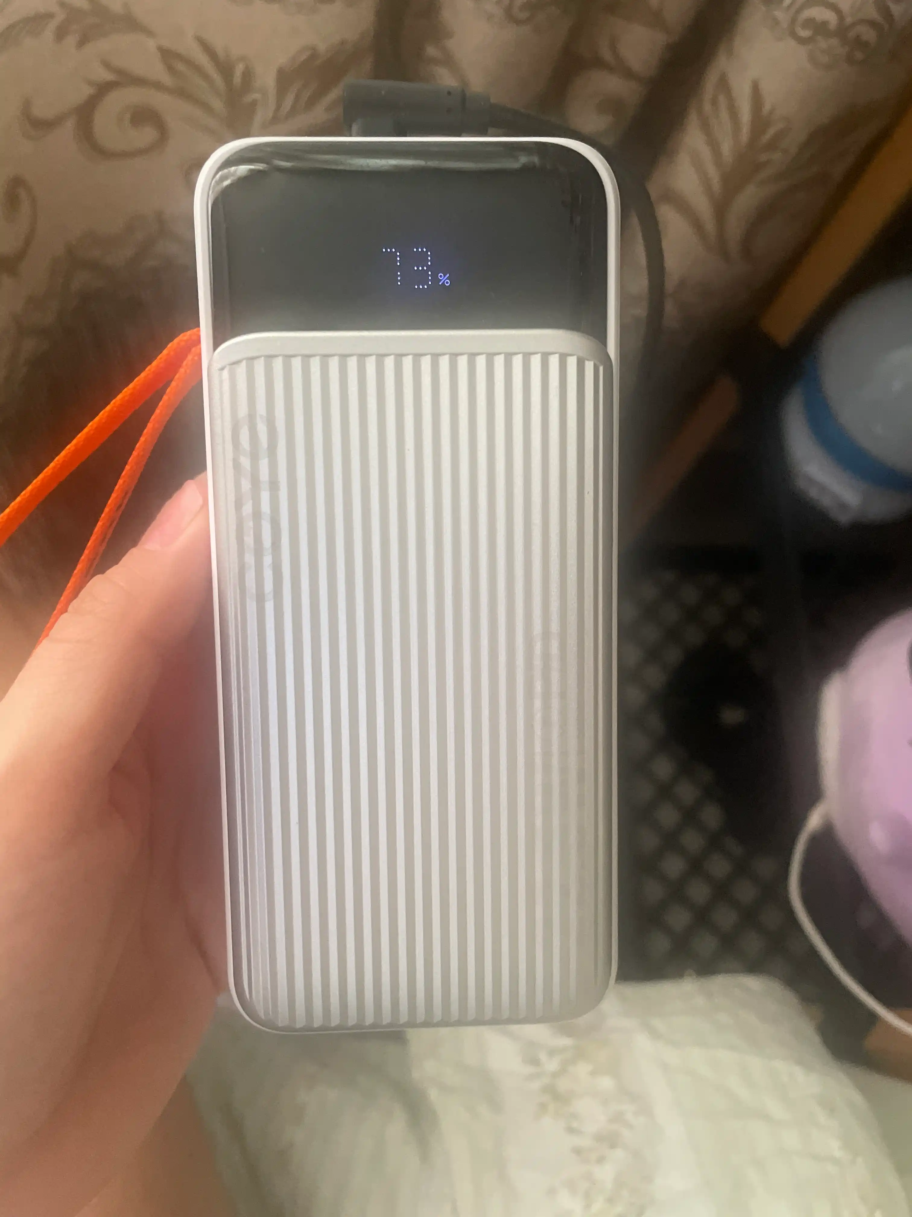 Tashqi akkumulyator Power Bank 20000–30000 mAh, 22.5W, 2 ta ichki kabel bilan