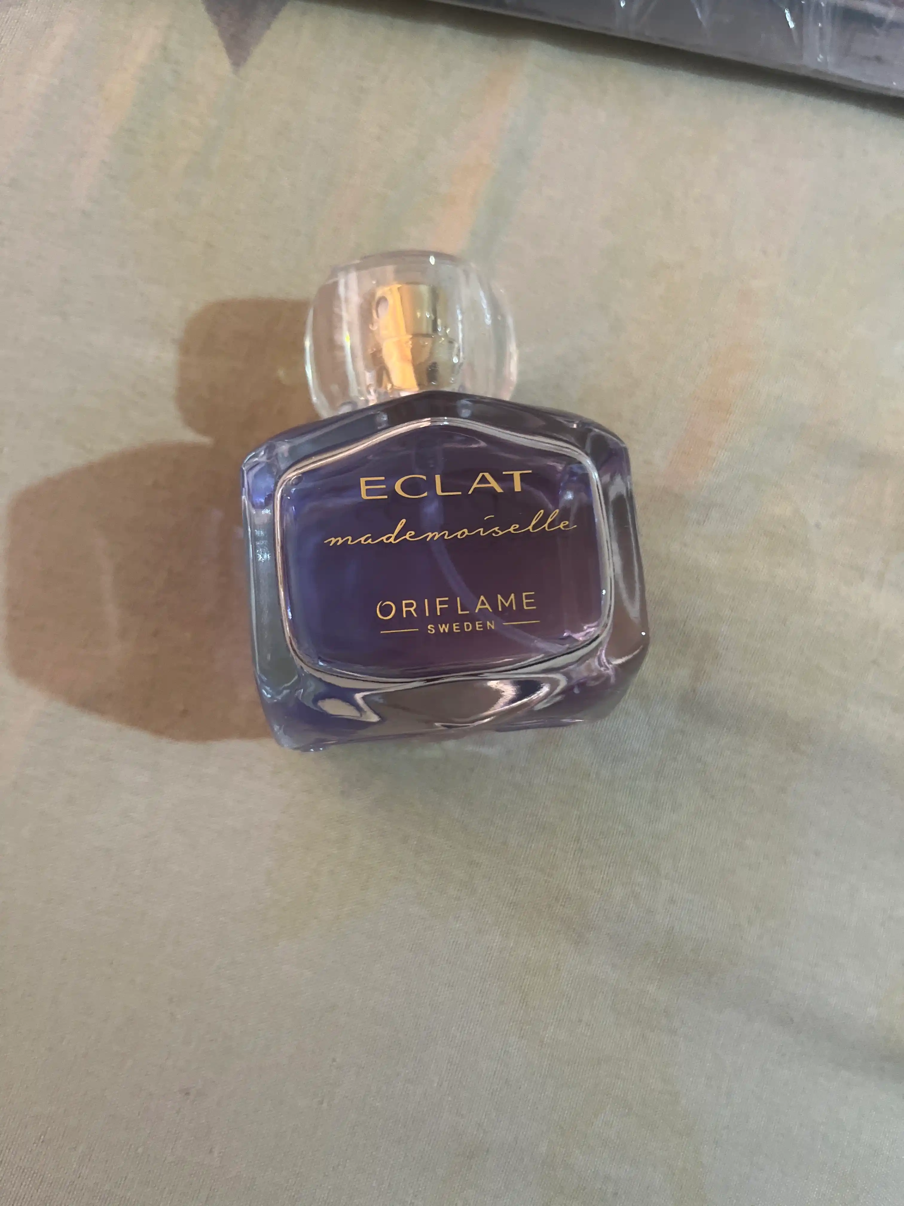 Ayollar atiri Eclat Mademoiselle Oriflame, 50 ml — nafis va yoqimli hidli parfum
