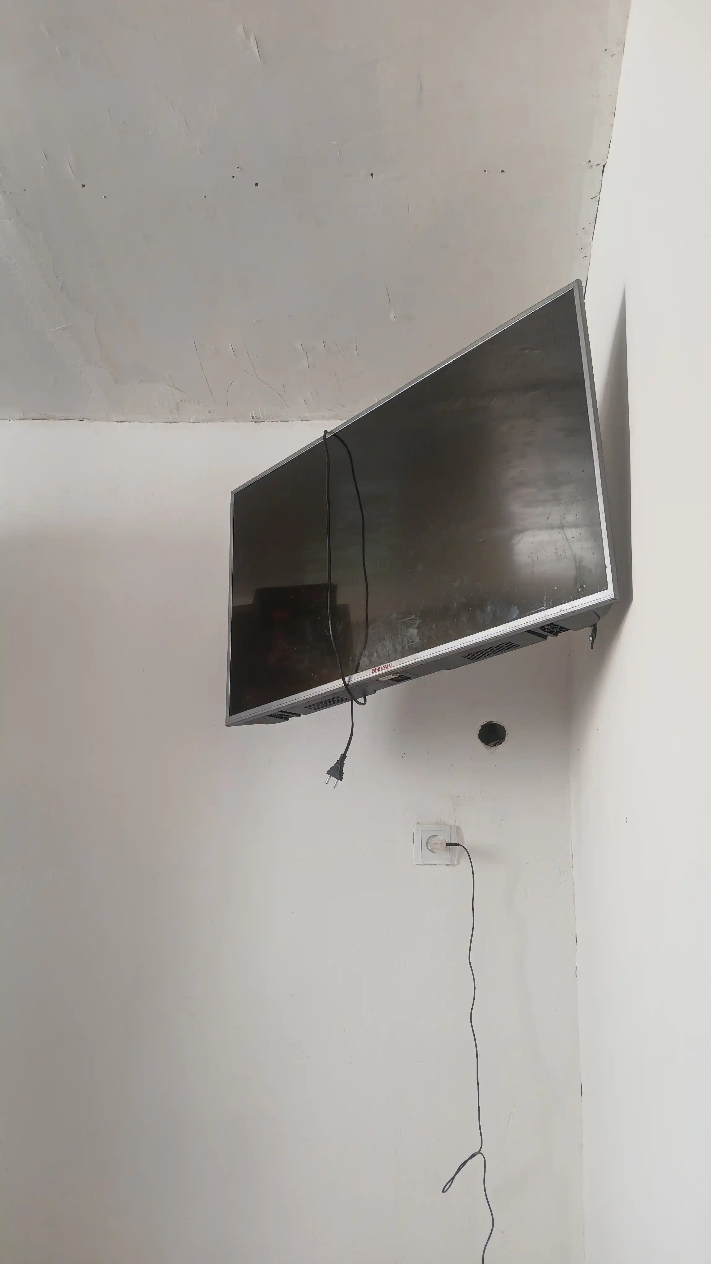 Televizor uchun kronshteyn INNOTECH MIDDLE 17''-42''