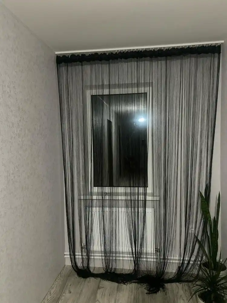 Ipdan to‘qilgan pardalar, turli ranglarda, o‘lchami 300 sm ga 300 sm