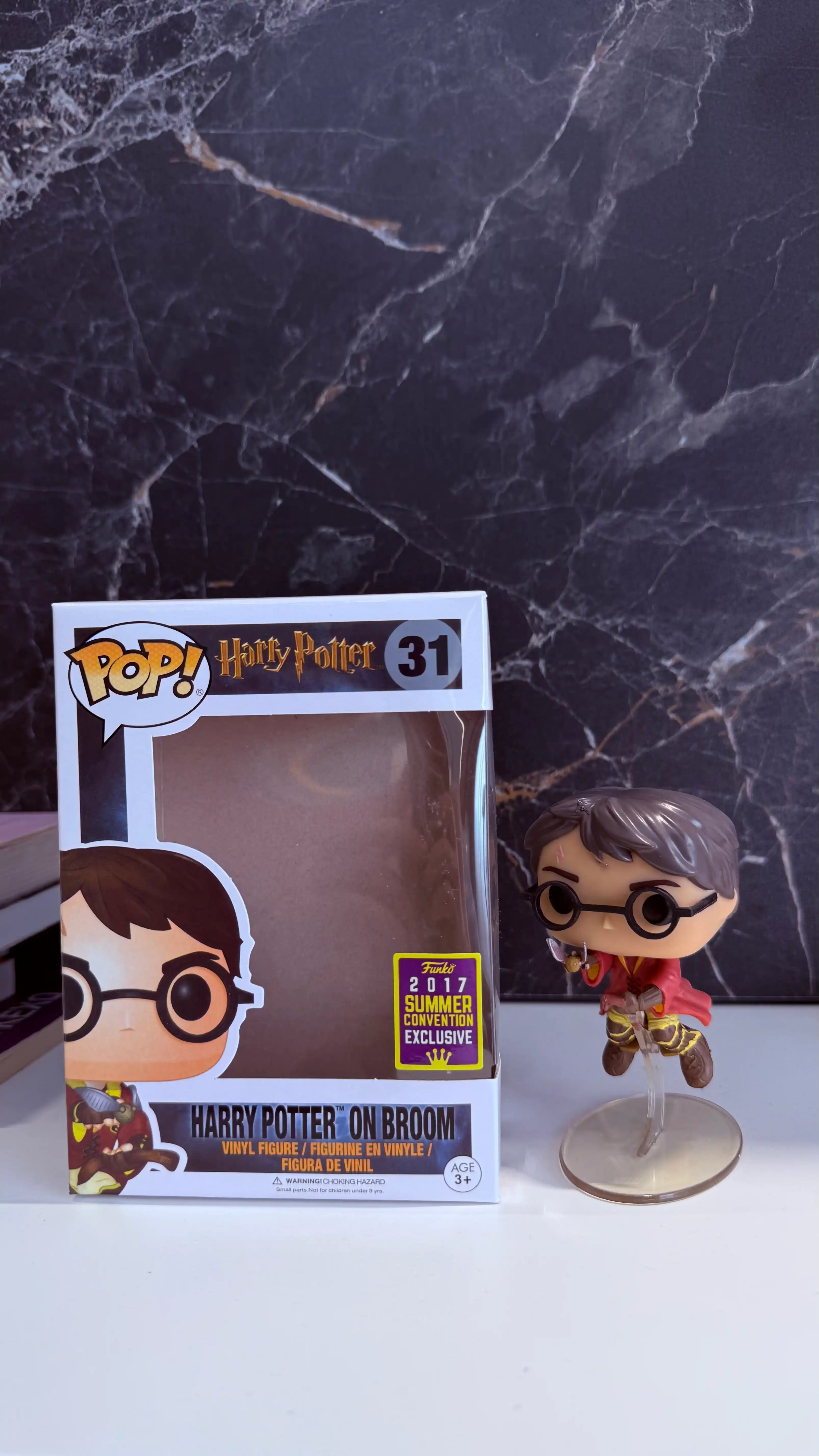 Funko POP vinil kolleksion figuralari, himoya qutisi bilan