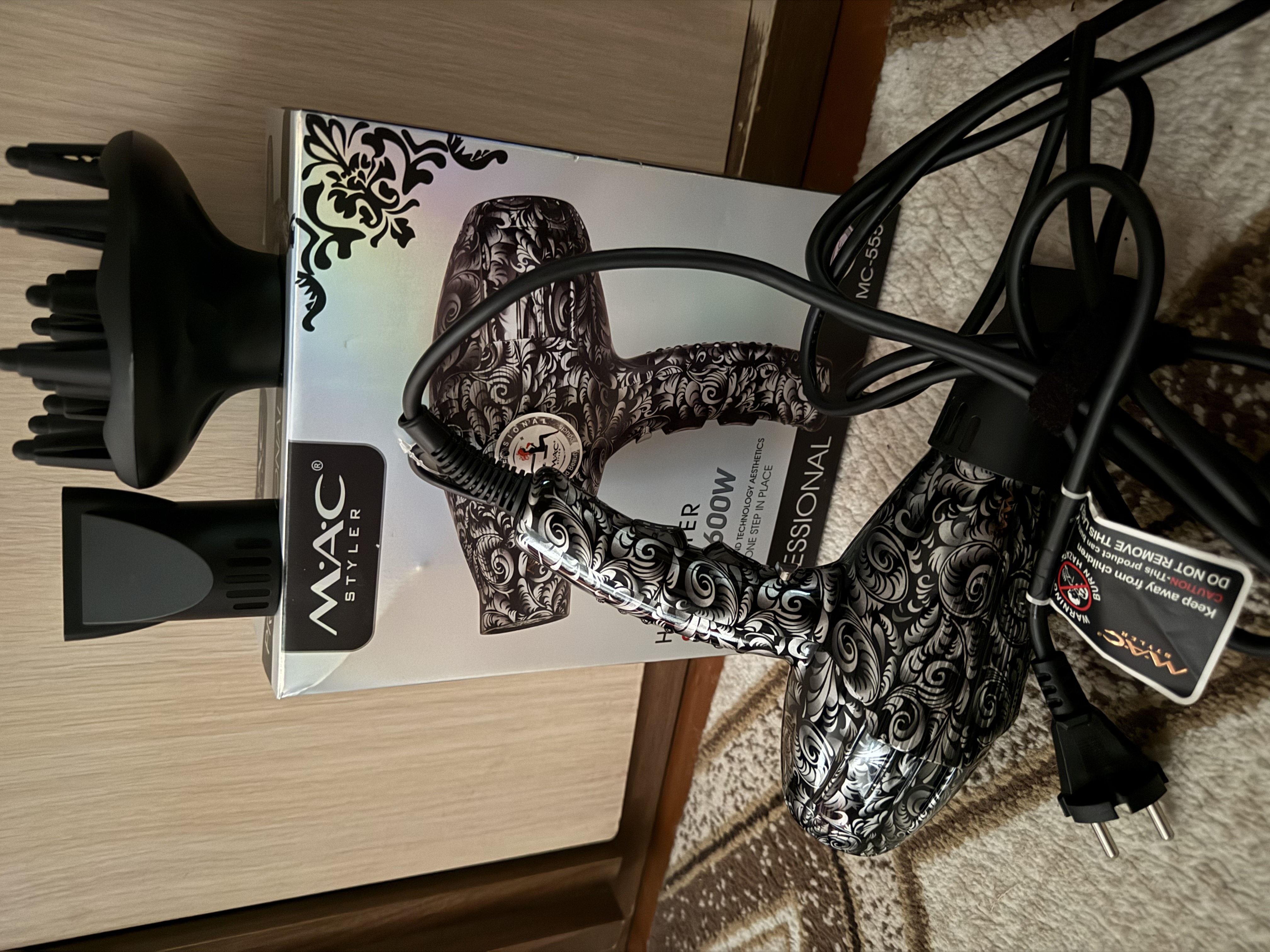 Professional fen soch quritgich MAC, quritish va turmaklash uchun, 2600W