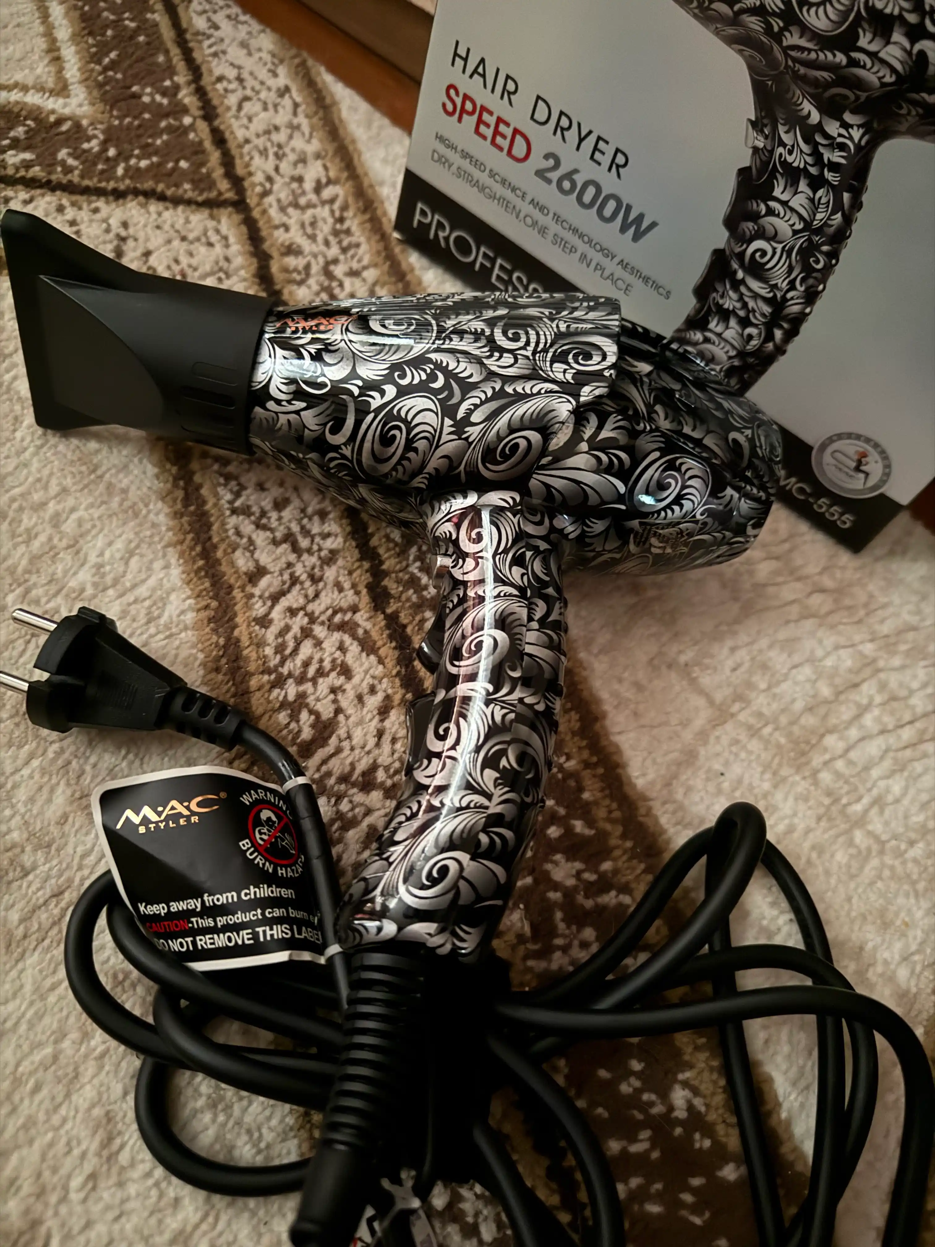 Professional fen soch quritgich MAC, quritish va turmaklash uchun, 2600W