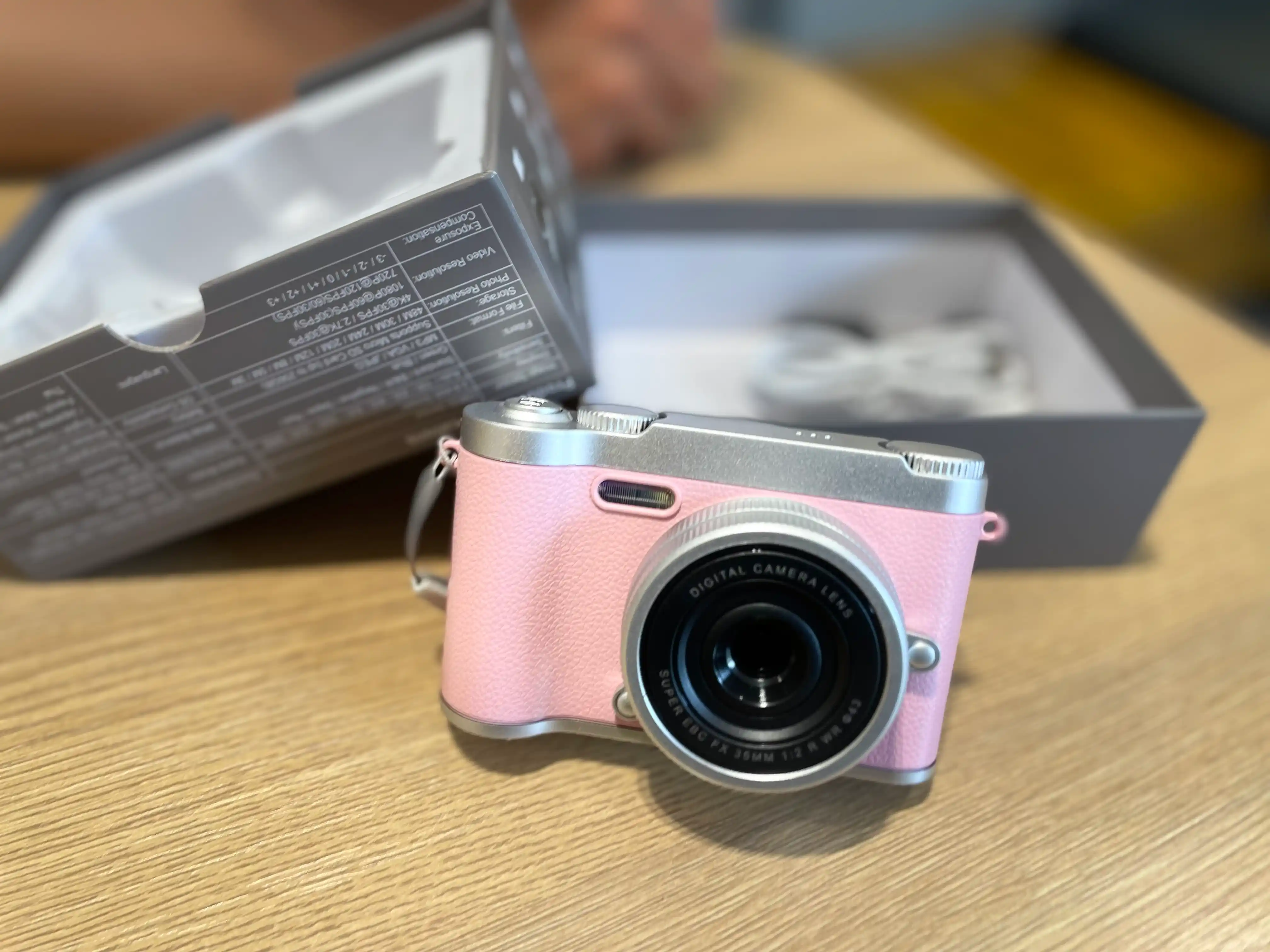 Raqamli retro fotoapparat, ixcham kamera, 512 GB xotira kartasi bilan