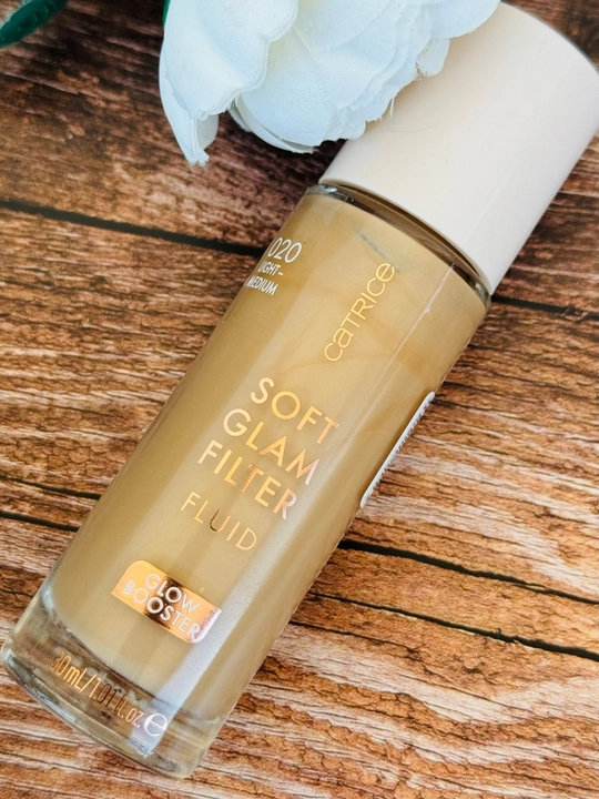 Flyuid Catrice Soft Glam Filter, yumshoq porlash effekti bilan, 30 ml