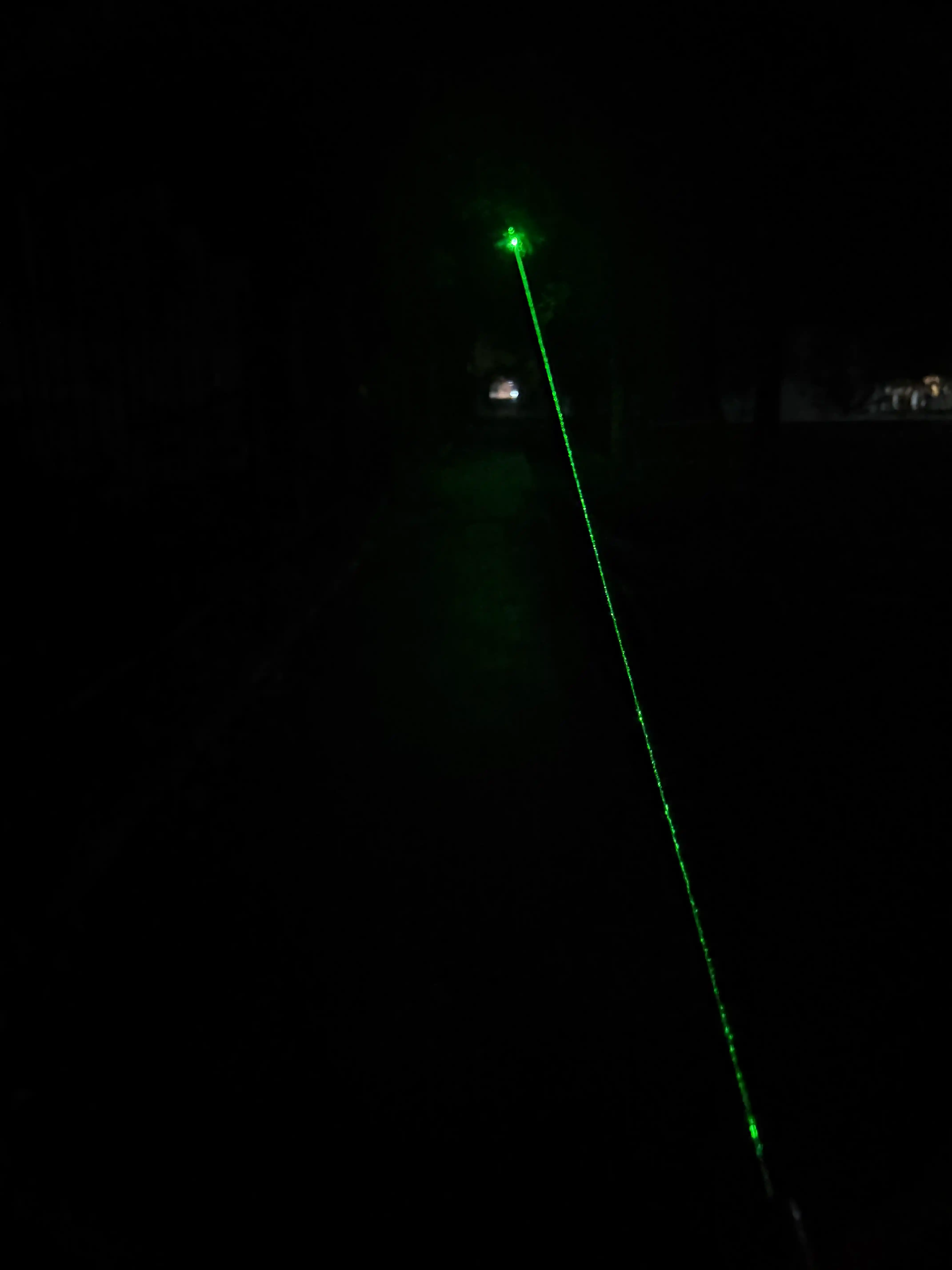 Yashil lazer 303 - 2-5 km gacha, taqdimot, tabiat, o'yinlar uchun
