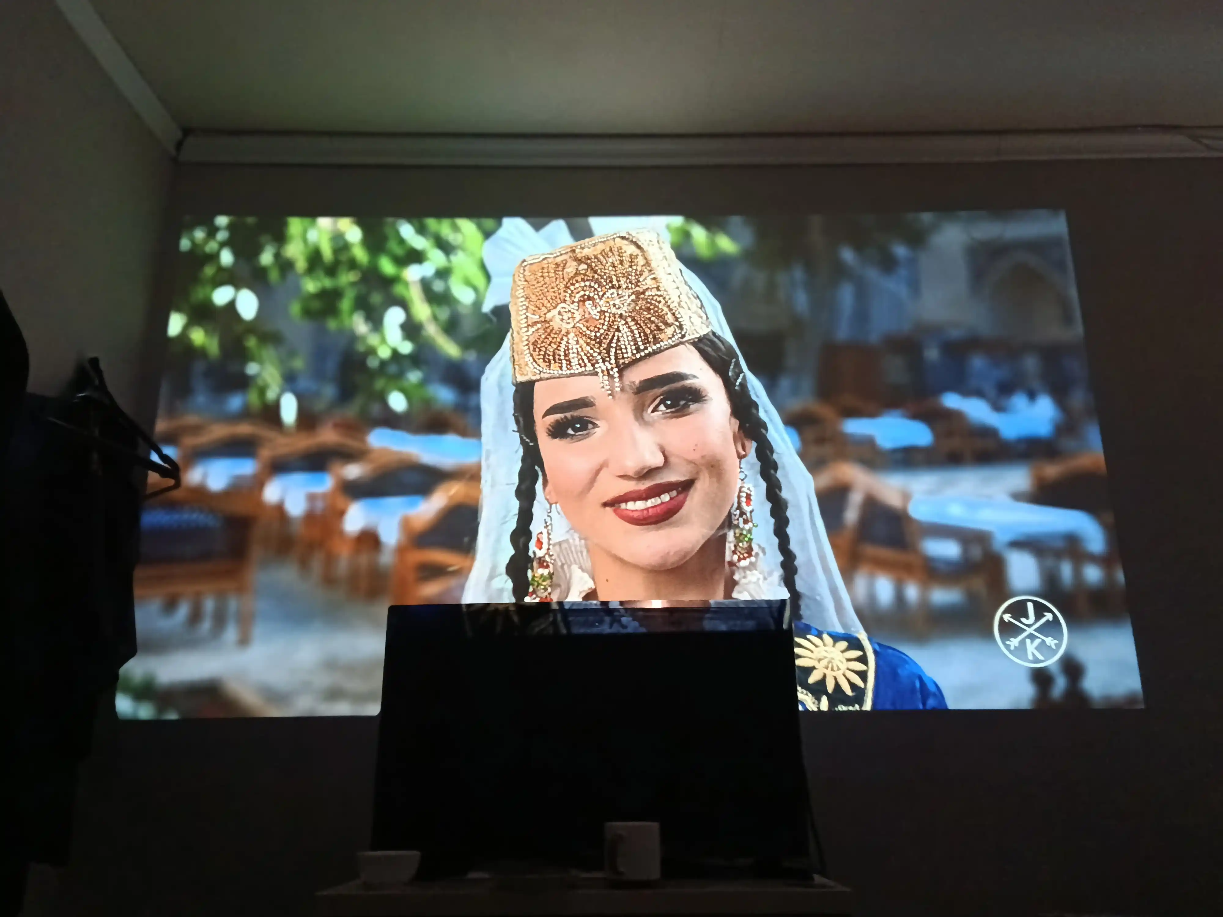 Uy, kino va o‘yinlar uchun ixcham Full HD proyektor, katta ekran, HDMI, USB