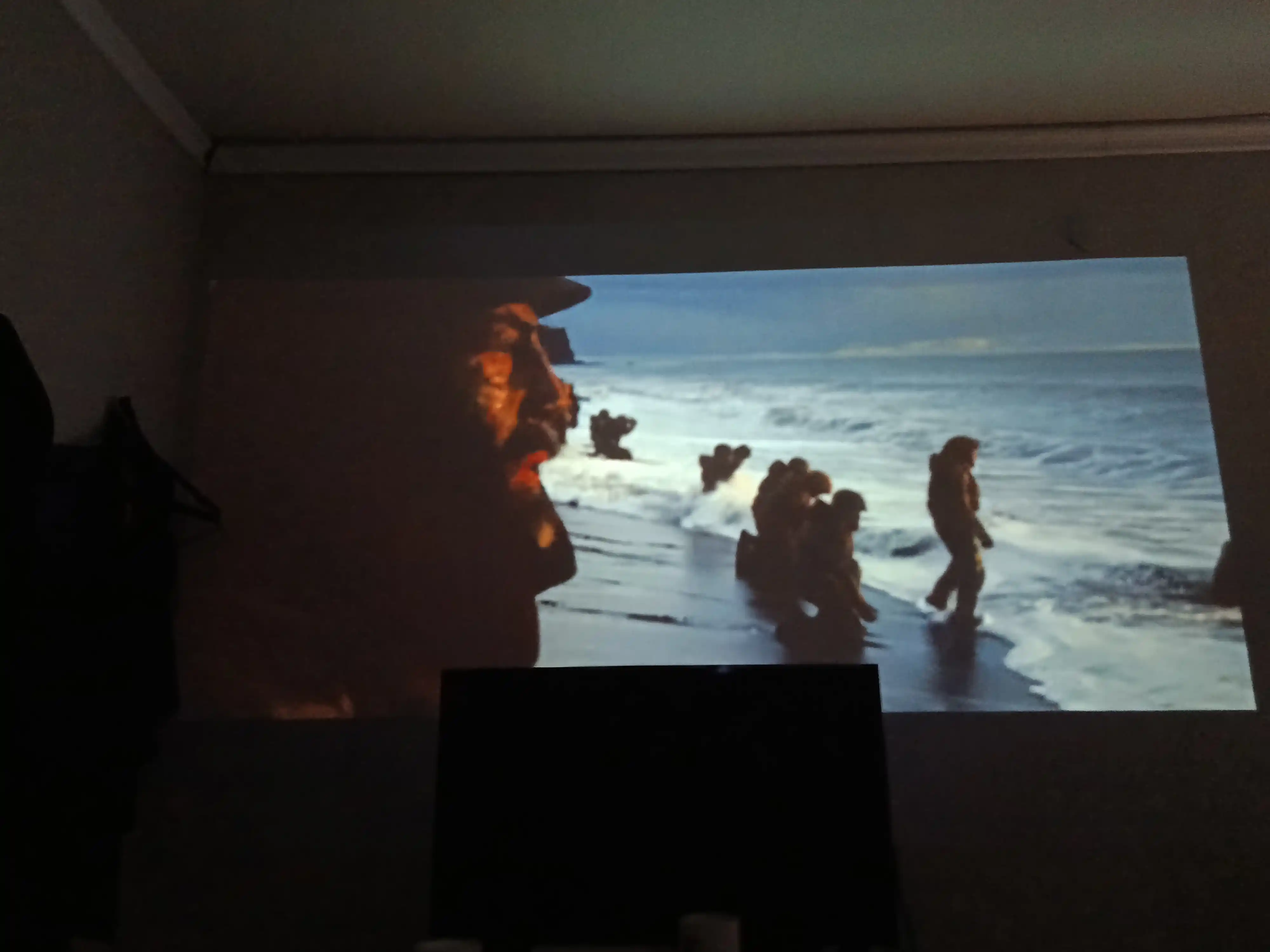 Uy, kino va o‘yinlar uchun ixcham Full HD proyektor, katta ekran, HDMI, USB